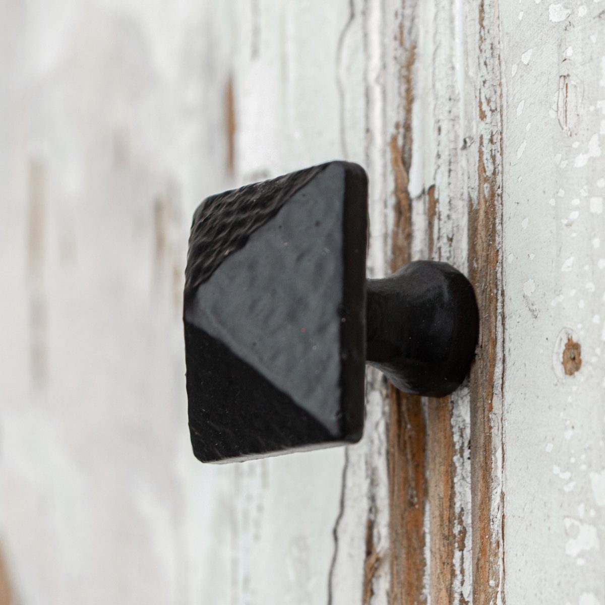 Möbelbeschlag Möbelnagel, Ziernagel, Torbeschlag, Eisen, Schwarz, H4,0xB3,5 cm
