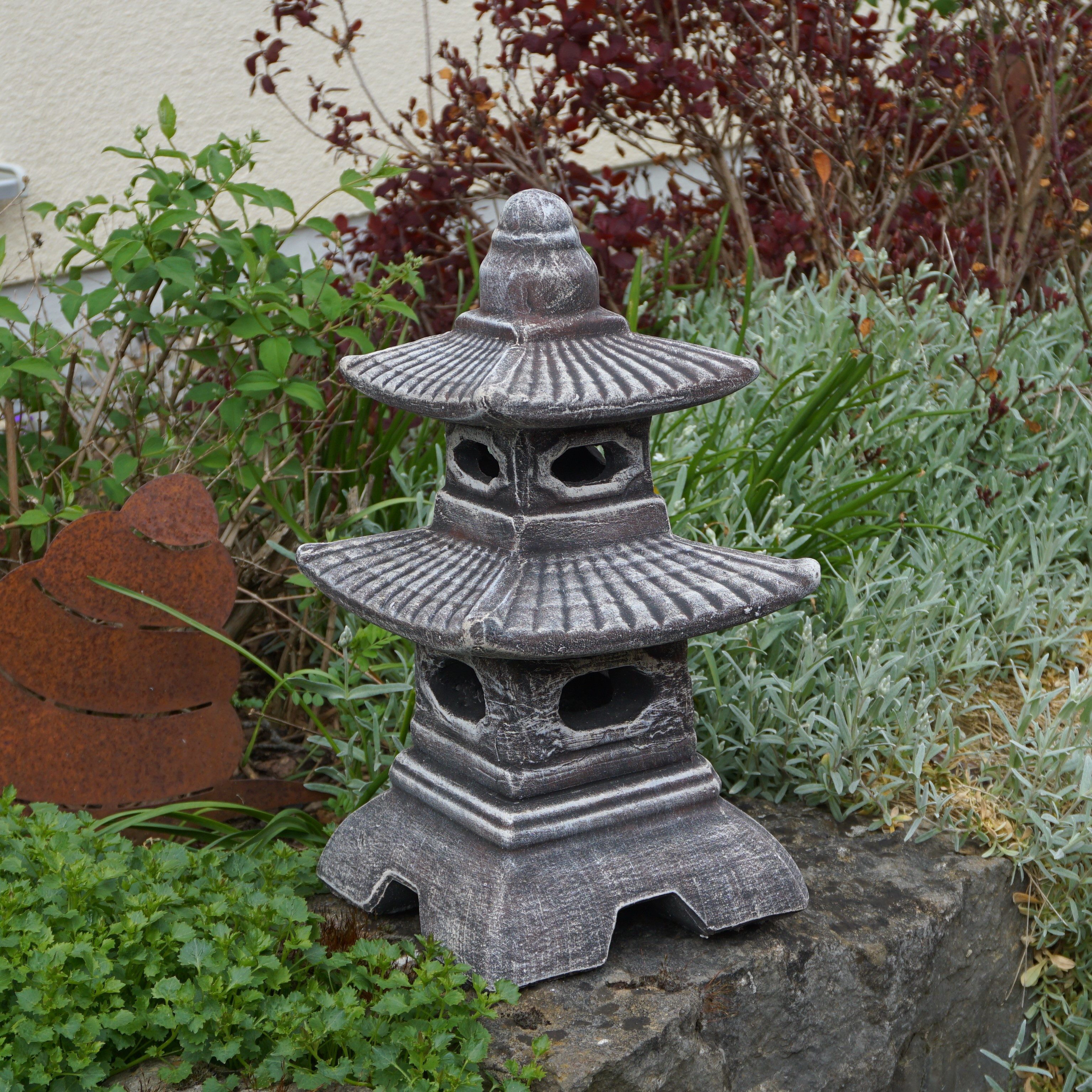 gartendekoparadies.de Gartenfigur Japanische Pagode mit acht Fenstern Steinlaterne, H. 40 cm, 11 kg, Frostsicher