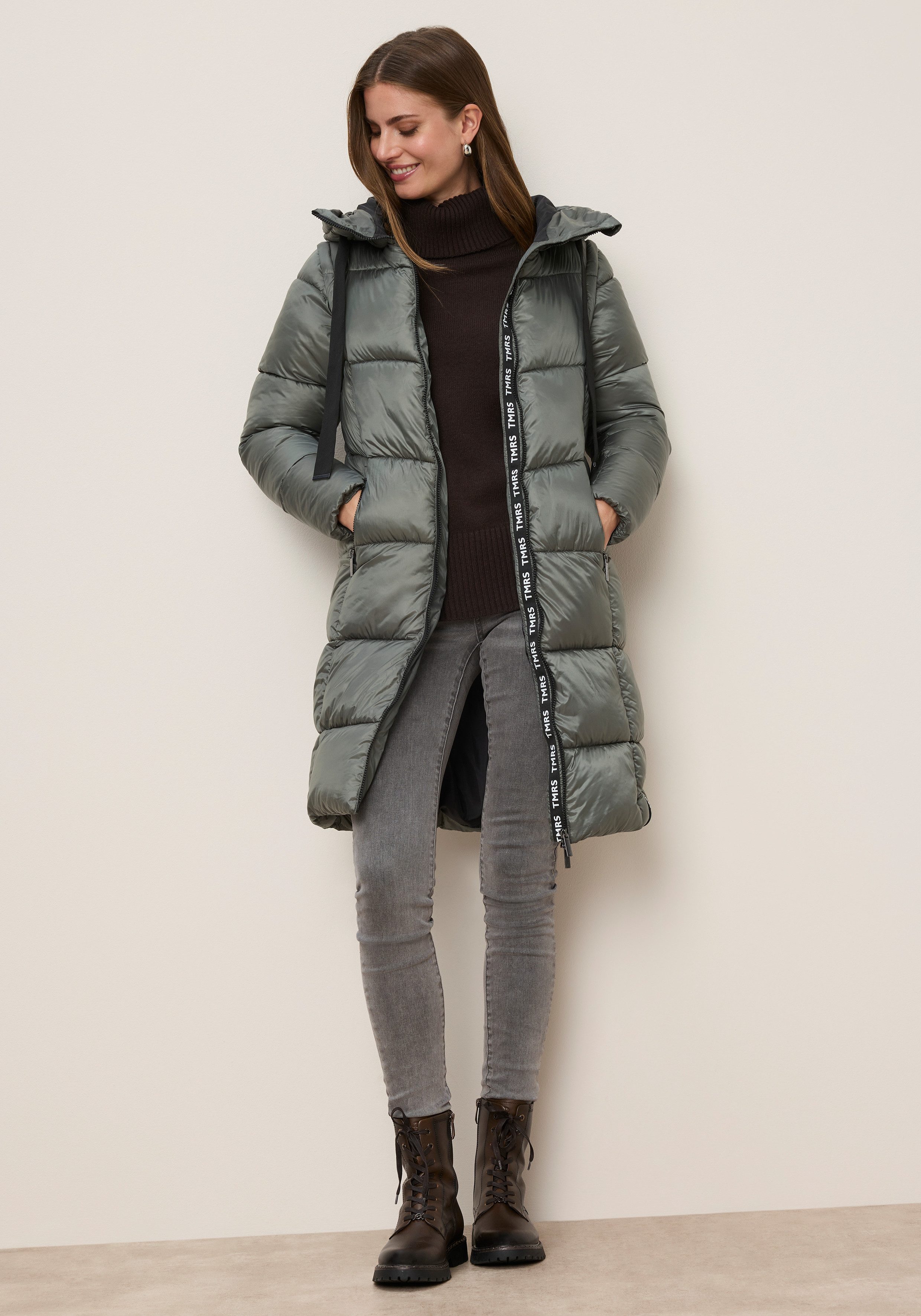Zum Outfit 7