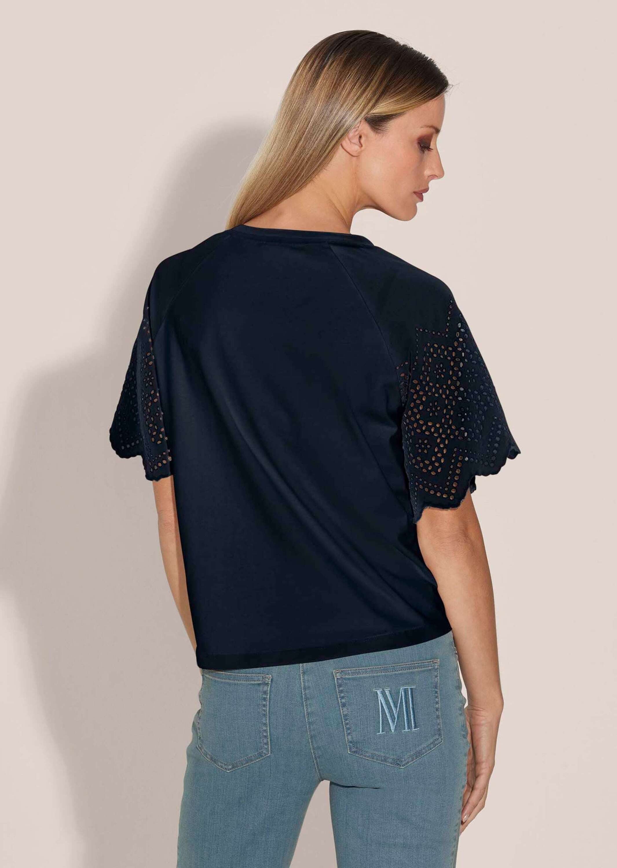 MADELEINE Shirtbluse Kurzes Sommerbluse mit Lochstickerei Uni-Design mit femininem Rundhalsausschnitt