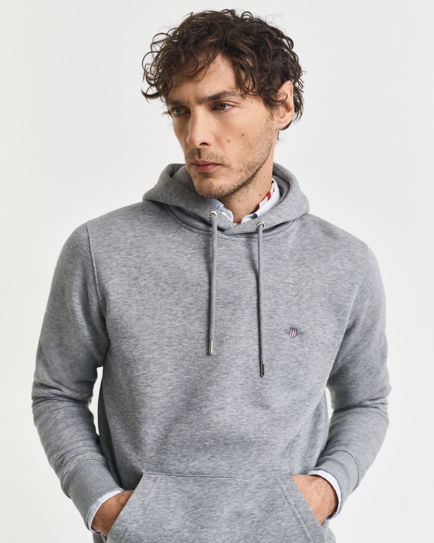 Gant Hoodie REG SHIELD HOODIE mit Logostickerei auf der Brust günstig online kaufen