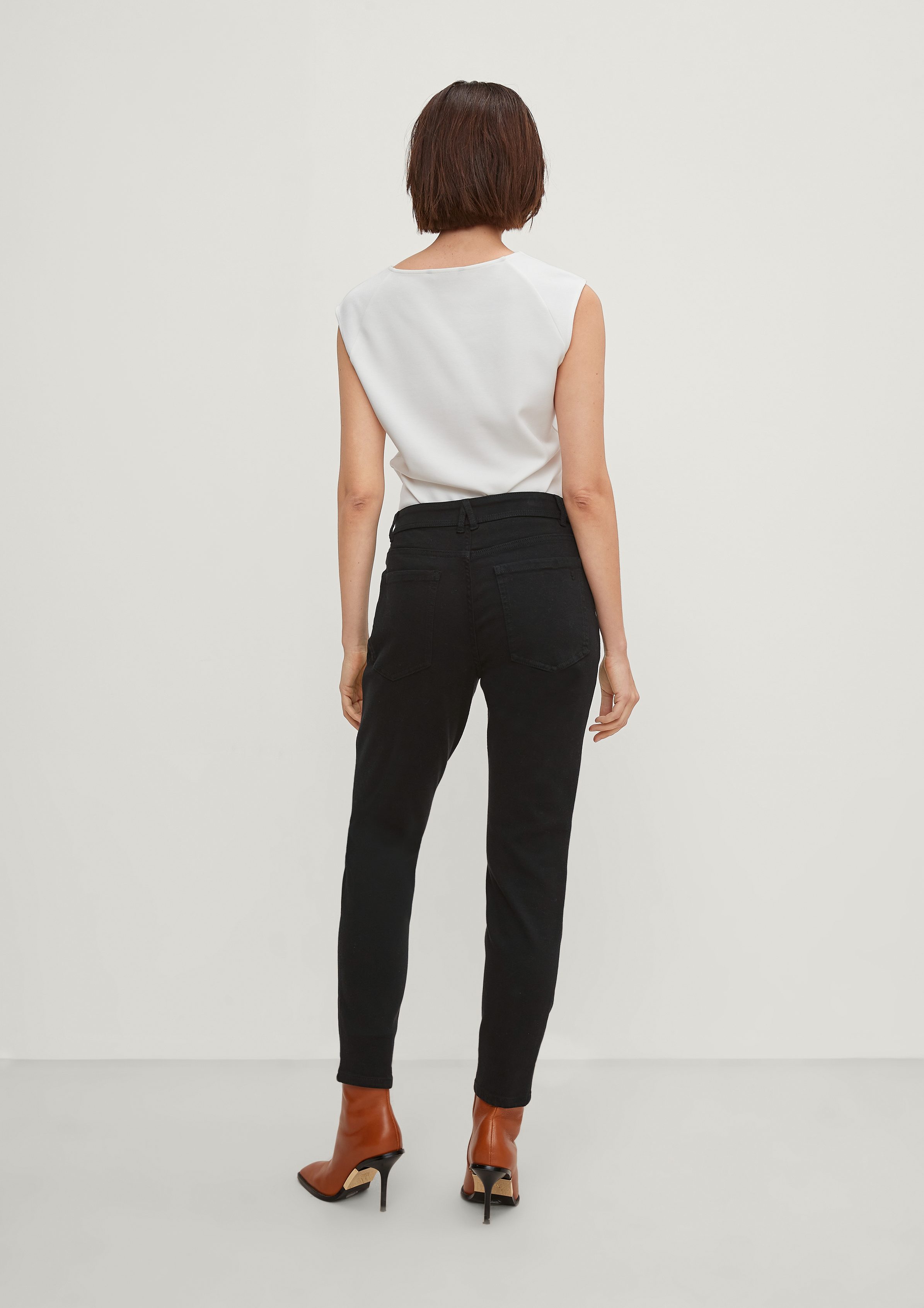 Relaxed: Comma Coloured black Denim 7/8-Hose Waschung