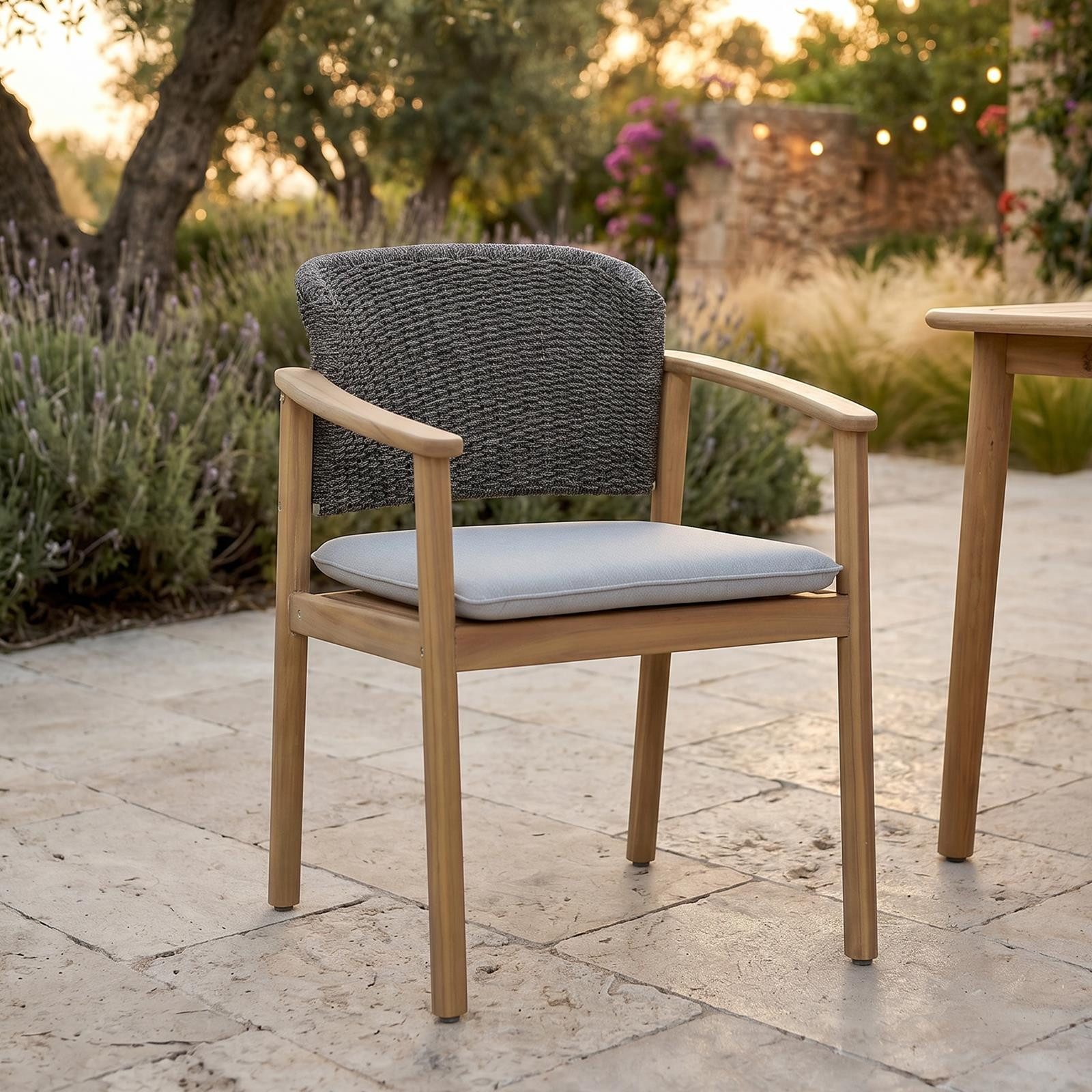 IDIMEX Gartenstuhl SURIN, Outdoor Stuhl aus massivem Akazienholz mit Sitzkissen Natur