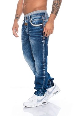 Cipo & Baxx Regular-fit-Jeans Herren Jeans Hose mit aufwendigen Verzierungen Extravagante Details mit eleganter Farbwahl