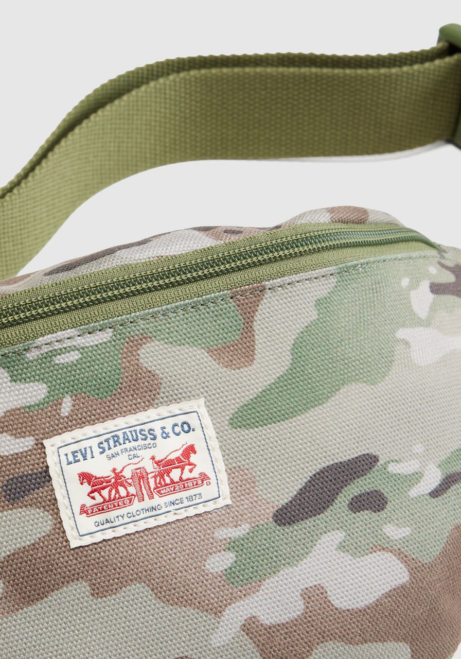 Levi's® Bauchtasche DUBOCE SLING OV, mit Logo Stickerei