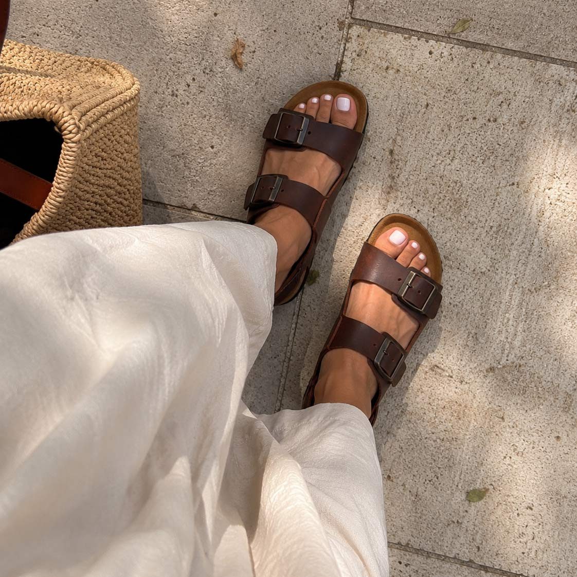 Tuffeln Leder-Sandalen 'Baltrum' mit Korkfußbett Dreischnaller Sandale Hausschuh mit weichem Tieffussbett – Bild 4 von 5