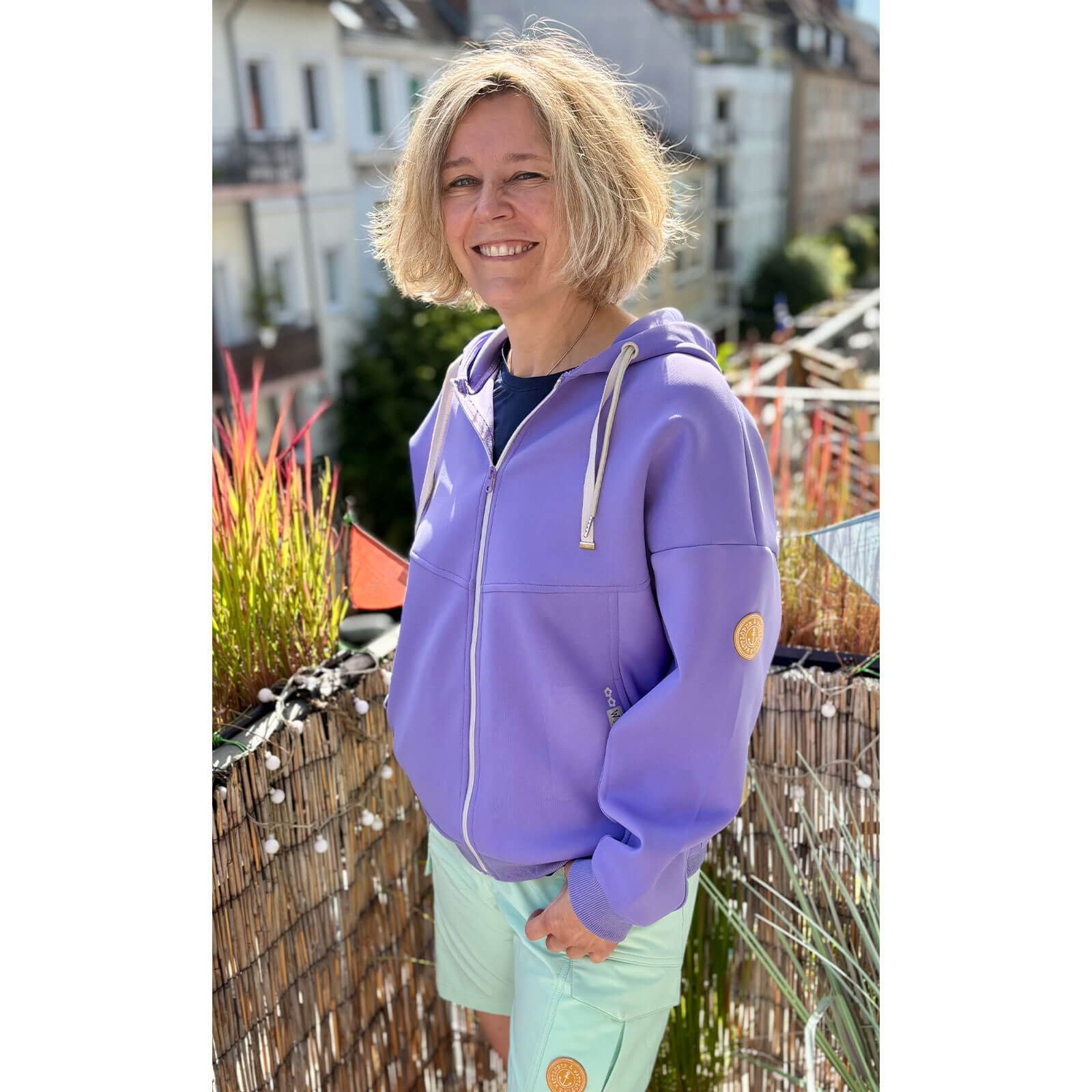 Wattlöper Kapuzensweatjacke 51017SH Damen Scuba-Jacke Kapuzenjacke Oversized-Passform mit Kapuze Frontreißverschluss, Kapuze mit 2 unterschiedlich farbigen Kordeln