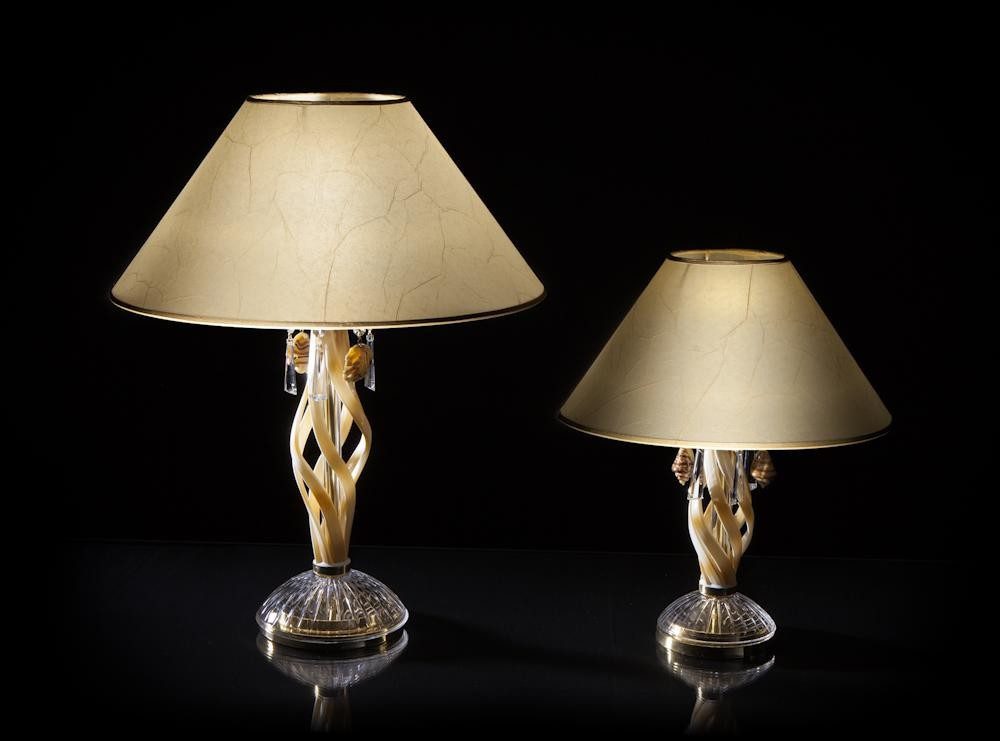 JVmoebel Schreibtischlampe Antike Tischleuchte mit Kristallakzenten in Gold, Ersatzlampe, Warmweiß, Made in Europa