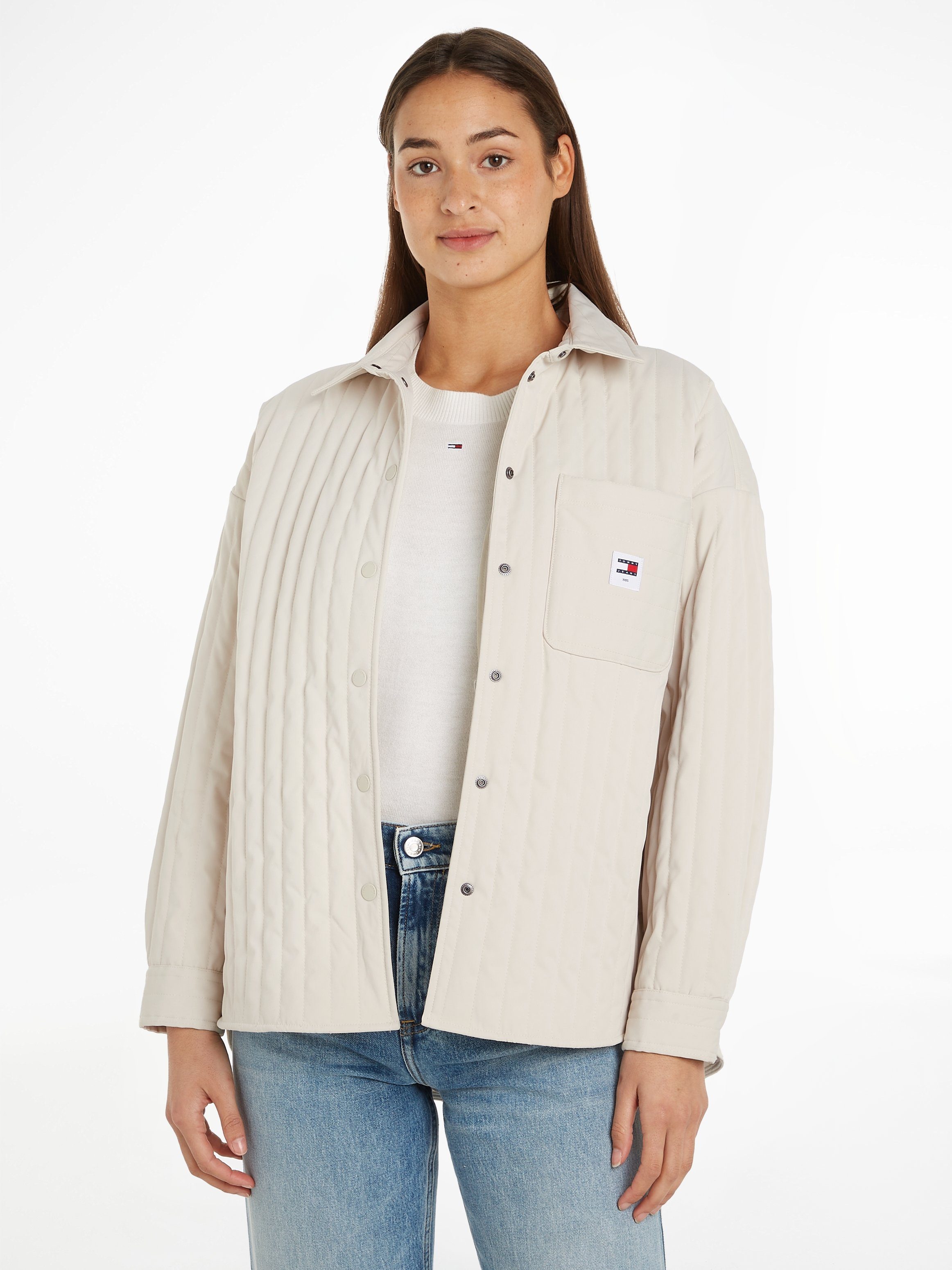 Tommy Jeans Blusentop TJW QUILTED OVERSHIRT mit Logopatch