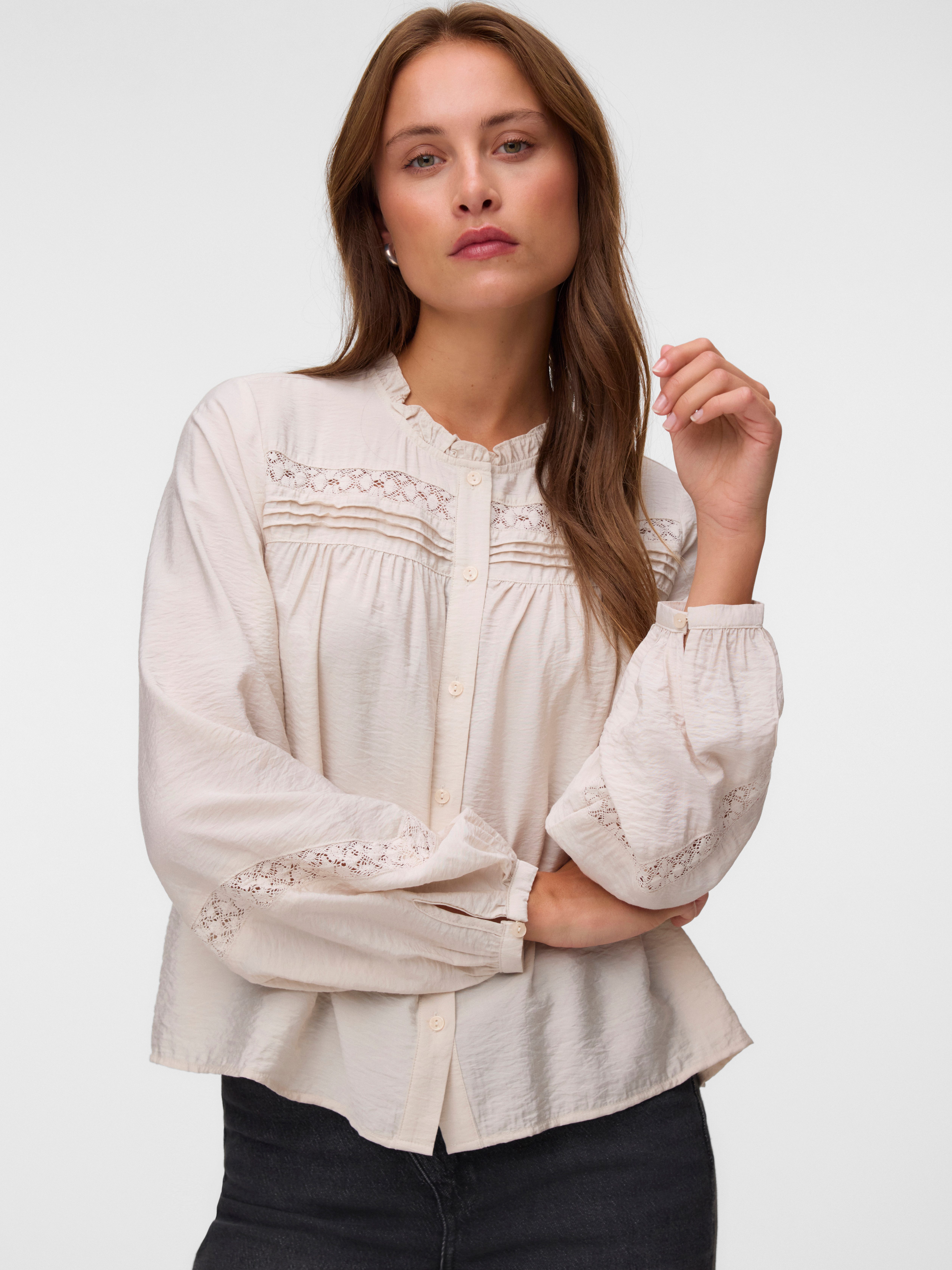 Vero Moda Langarmbluse VMCASEY LS LACE SHIRT WVN NOOS Viskosemischung, regular fit