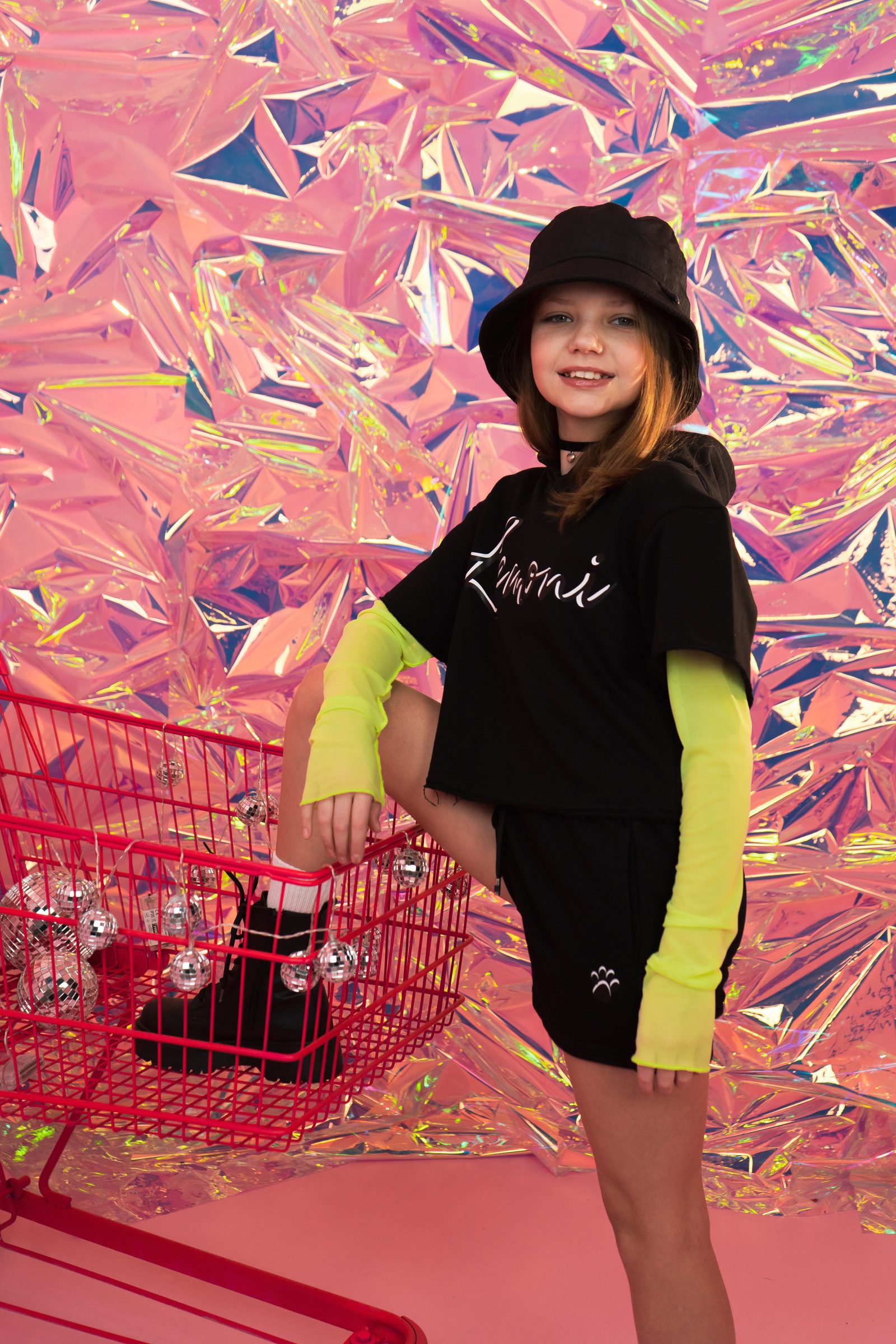 LEMONI Kapuzensweatshirt Kurzarm-Hoodie für Jungen und Mädchen schwarz mit Kapuze