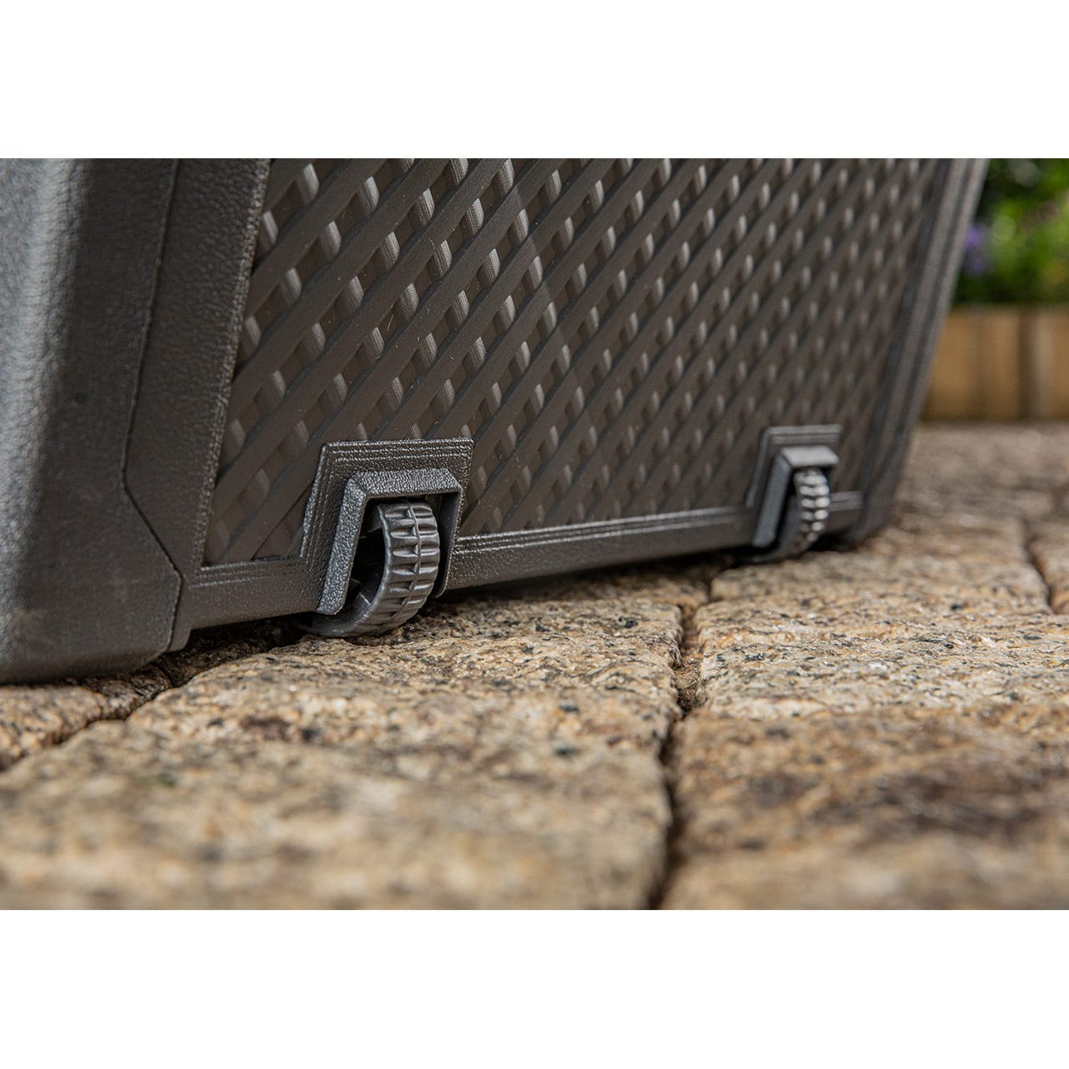 Keter Gartenbox Emily 277L Gartenkiste mit Rollen, Maximale Belastung des Deckels: 80 kg