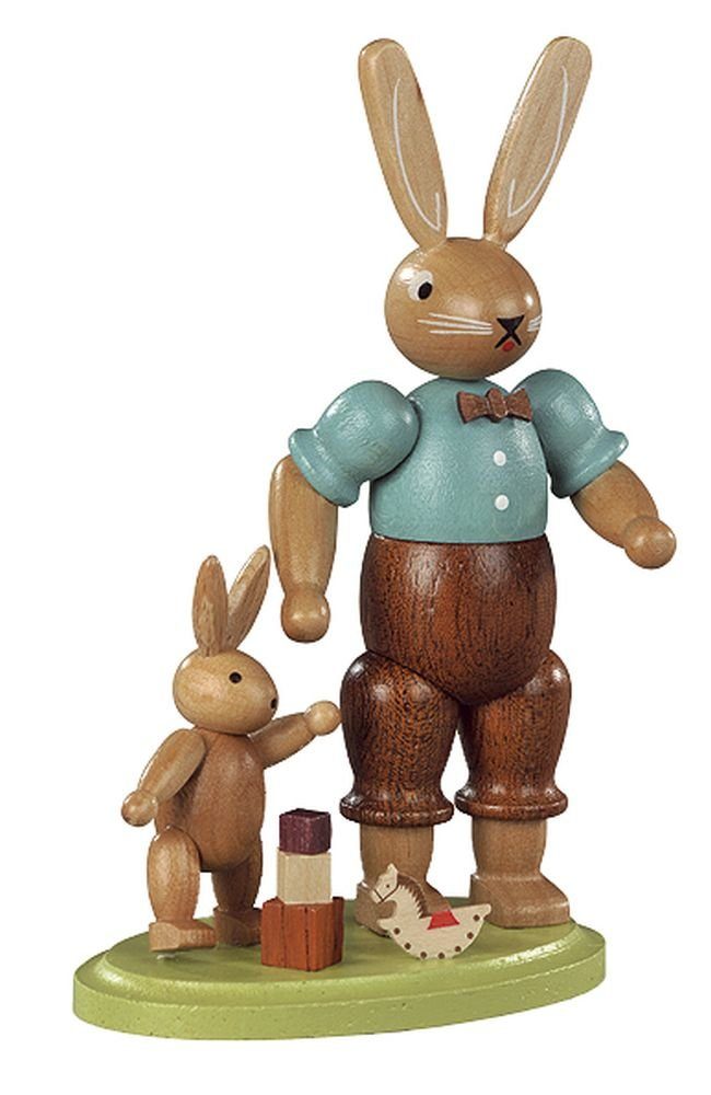 Müller Kleinkunst GmbH Seiffen Osterhase Osterfigur Hasenvater mit spielendem Kind farbig lassiert klein Höhe