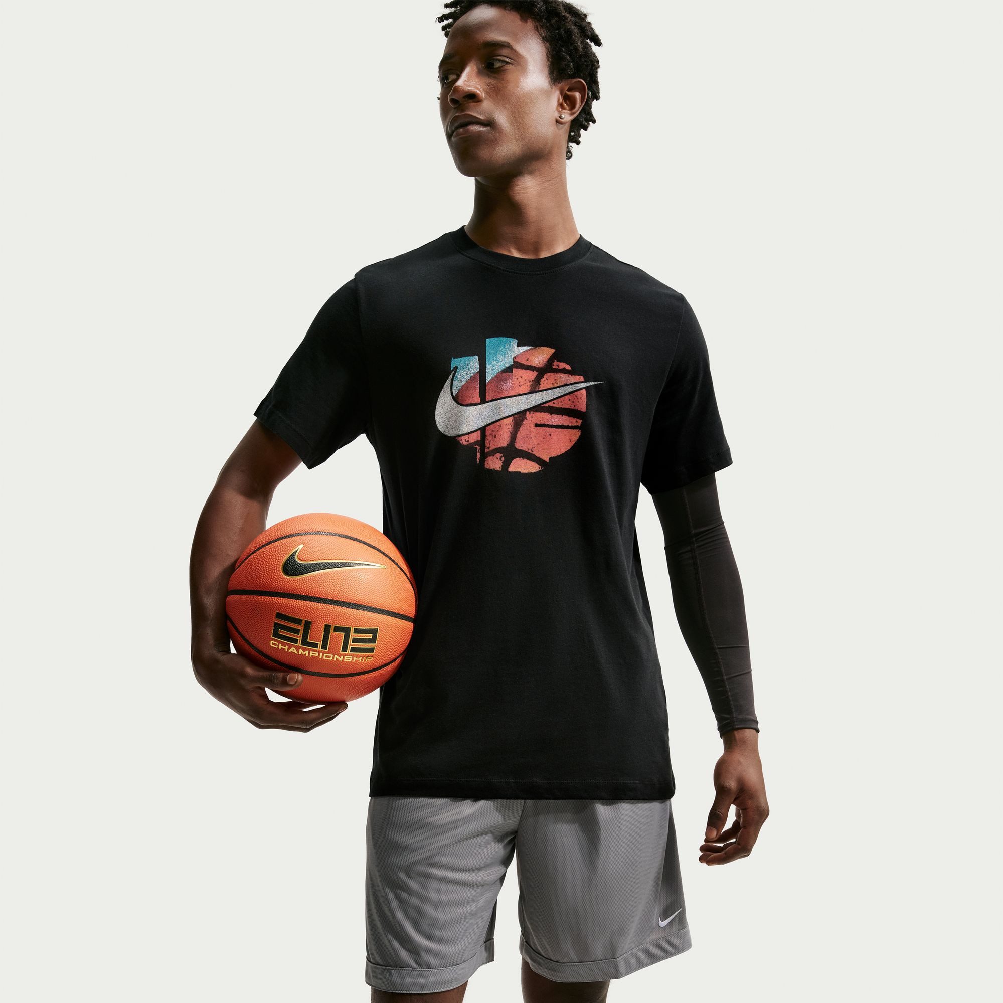 Nike T-Shirt Nike Men's Basketball T-Shirt mit Rundhalsausschnitt, aus Baumwolle, normale Länge