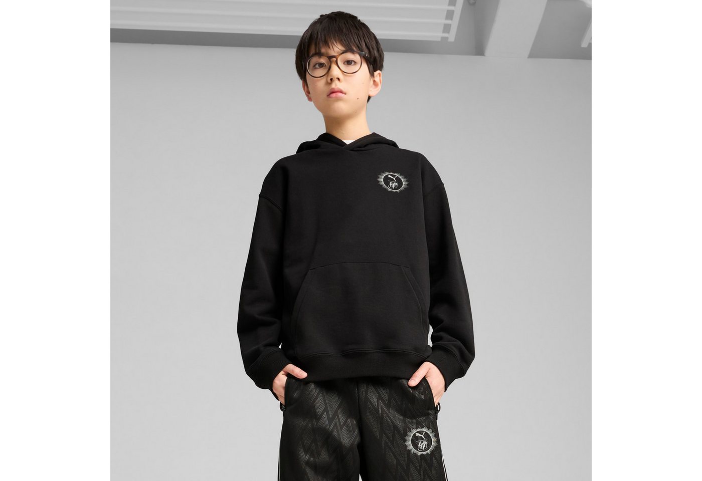 PUMA Kapuzensweatshirt X HARRY POTTER RELAXED GRAPHIC HOODIE TR mit Kängurutasche, mit gerippten Bündchen und Saum