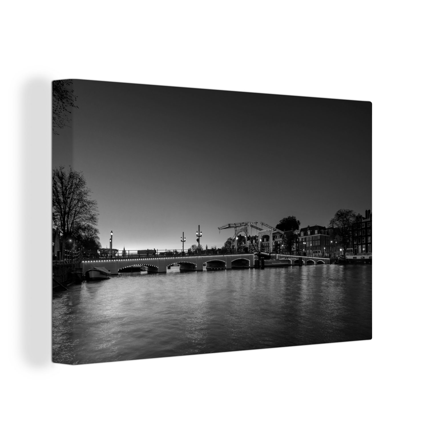 OneMillionCanvasses® Leinwandbild Schlanke Brücke über die Amstel - schwarz und weiß, (1 St), Wandbild Leinwandbilder, Aufhängefertig, Wanddeko, 30x20 cm