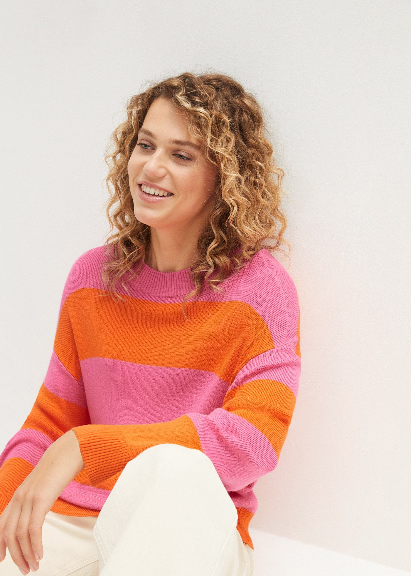 bonprix Strickpullover aus Viskose und Polyamid, ohne Verschluss, gestreiftes Design
