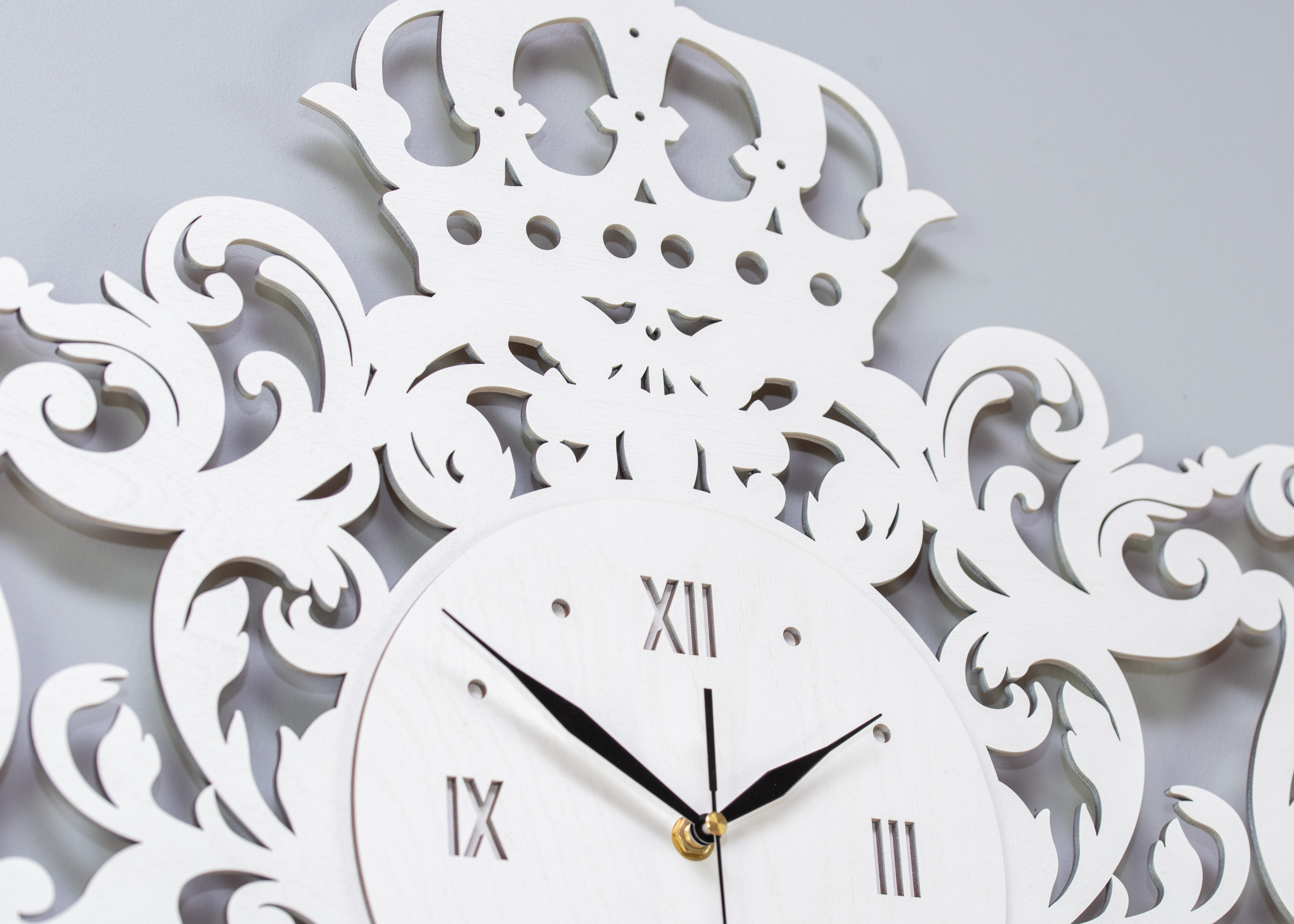 ORNAMENTI Wanduhr Grosse,vintage Wanduhr,Ornament, holz, hingucker, weiss, schwarz (Handmade, retro, ohne Ticken, Wanddeko, 3 Größen 40, 50, 60 cm)