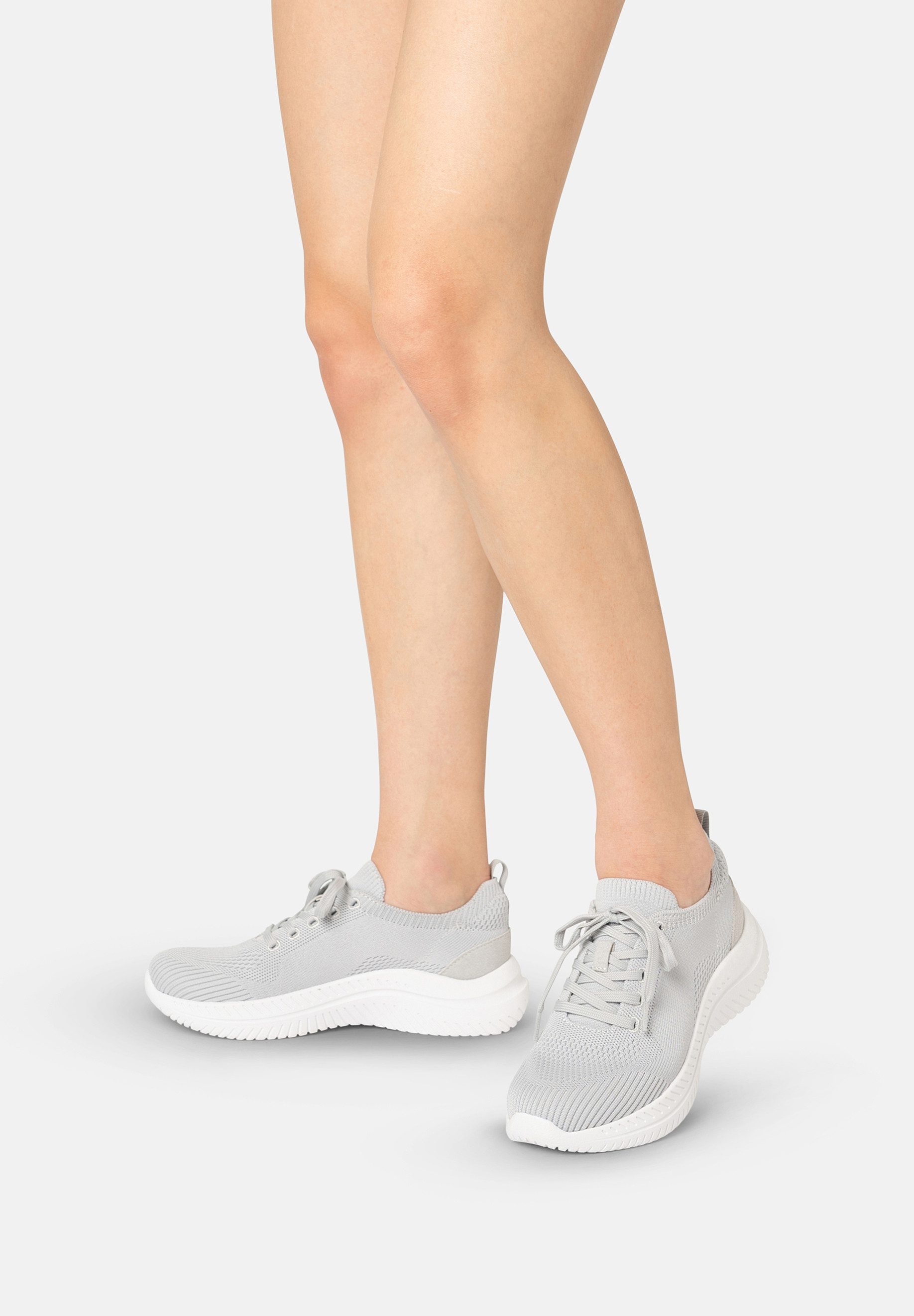 Elara Sneaker Sneaker