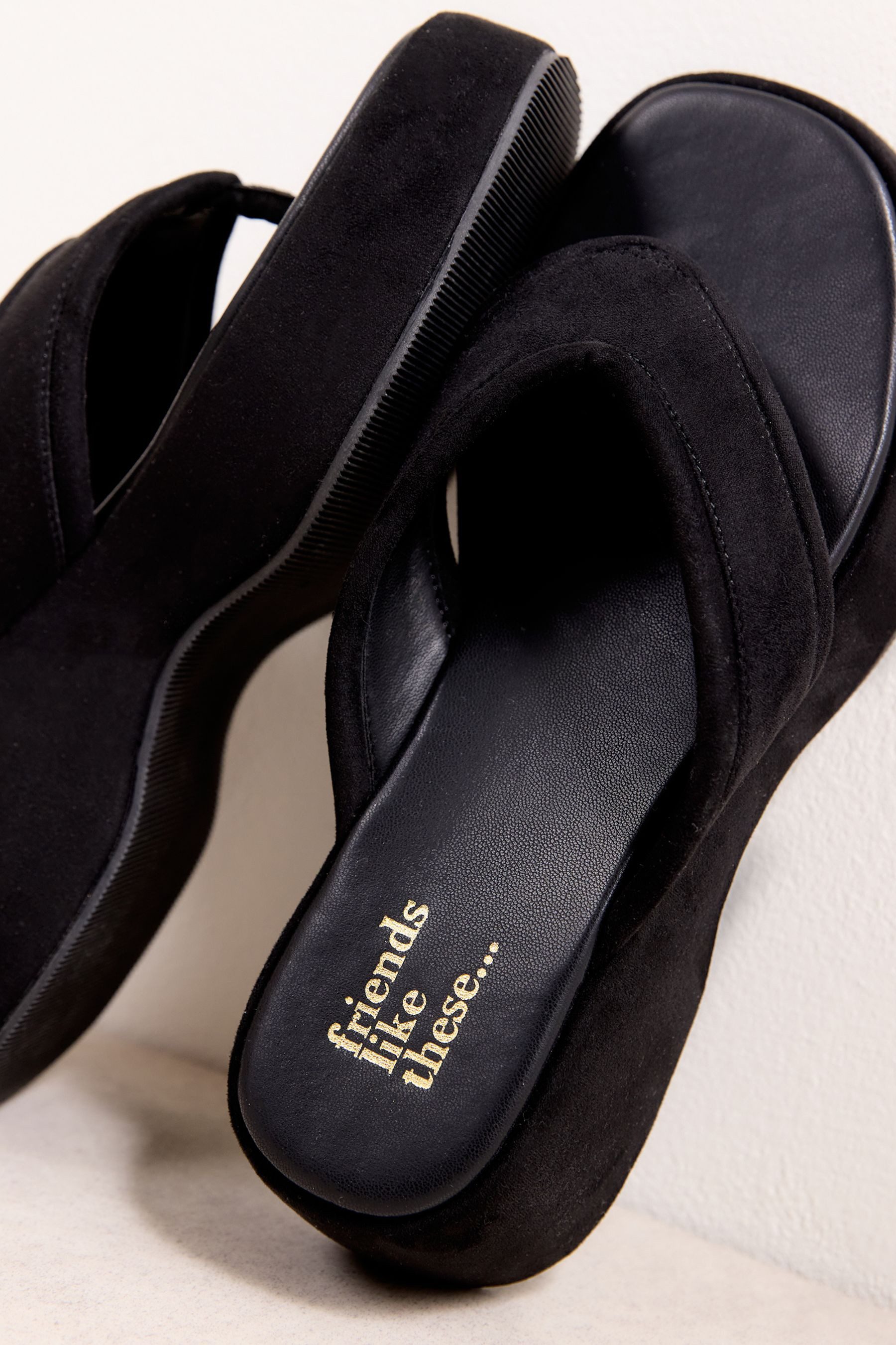 Friends Like These Friends Like These Zehentrenner-Espadrilles Keilsandalette – Bild 5 von 5