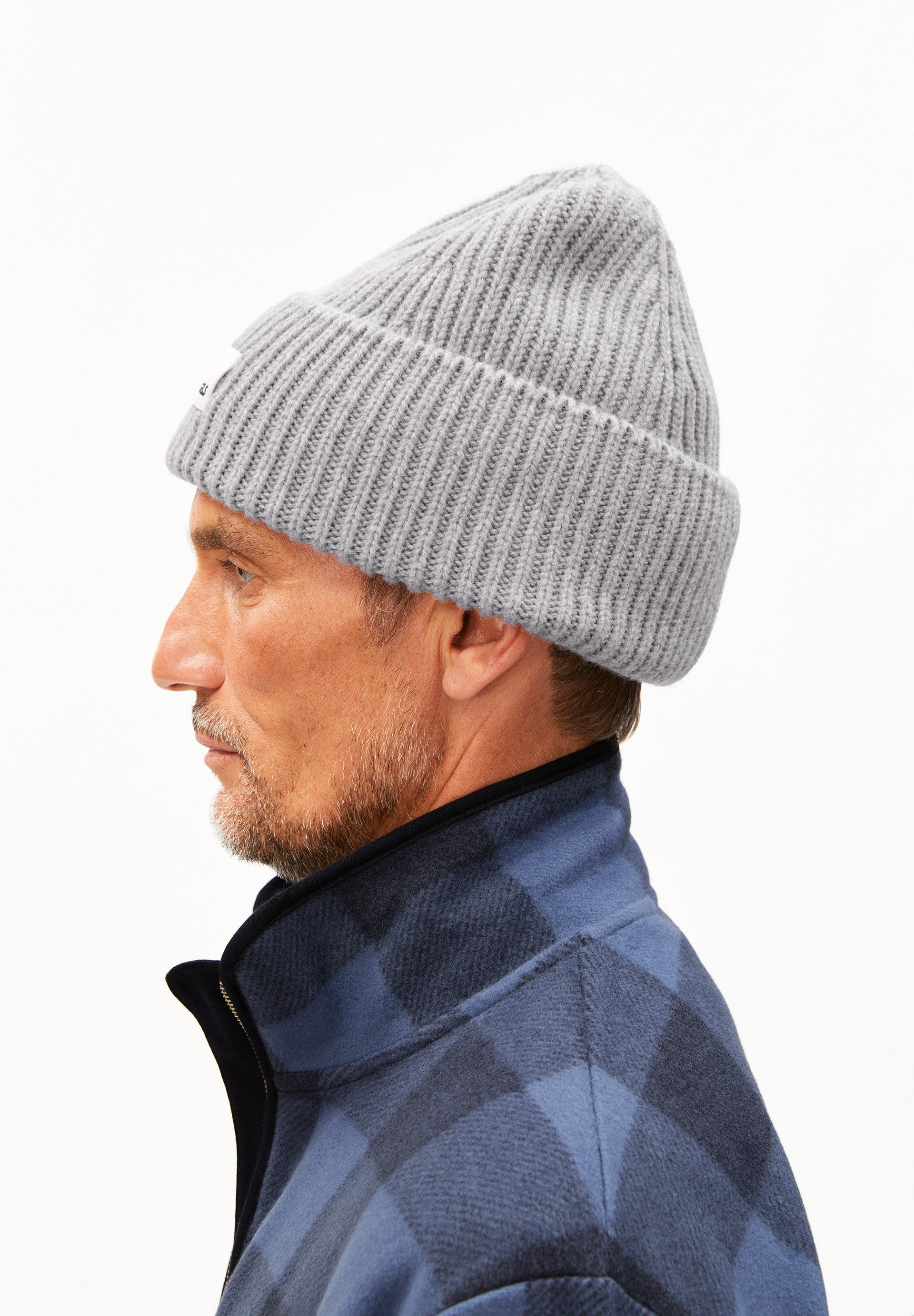 Armedangels Strickmütze LELEAA Unisex Mütze Aus Recyceltem Kashmir Mix