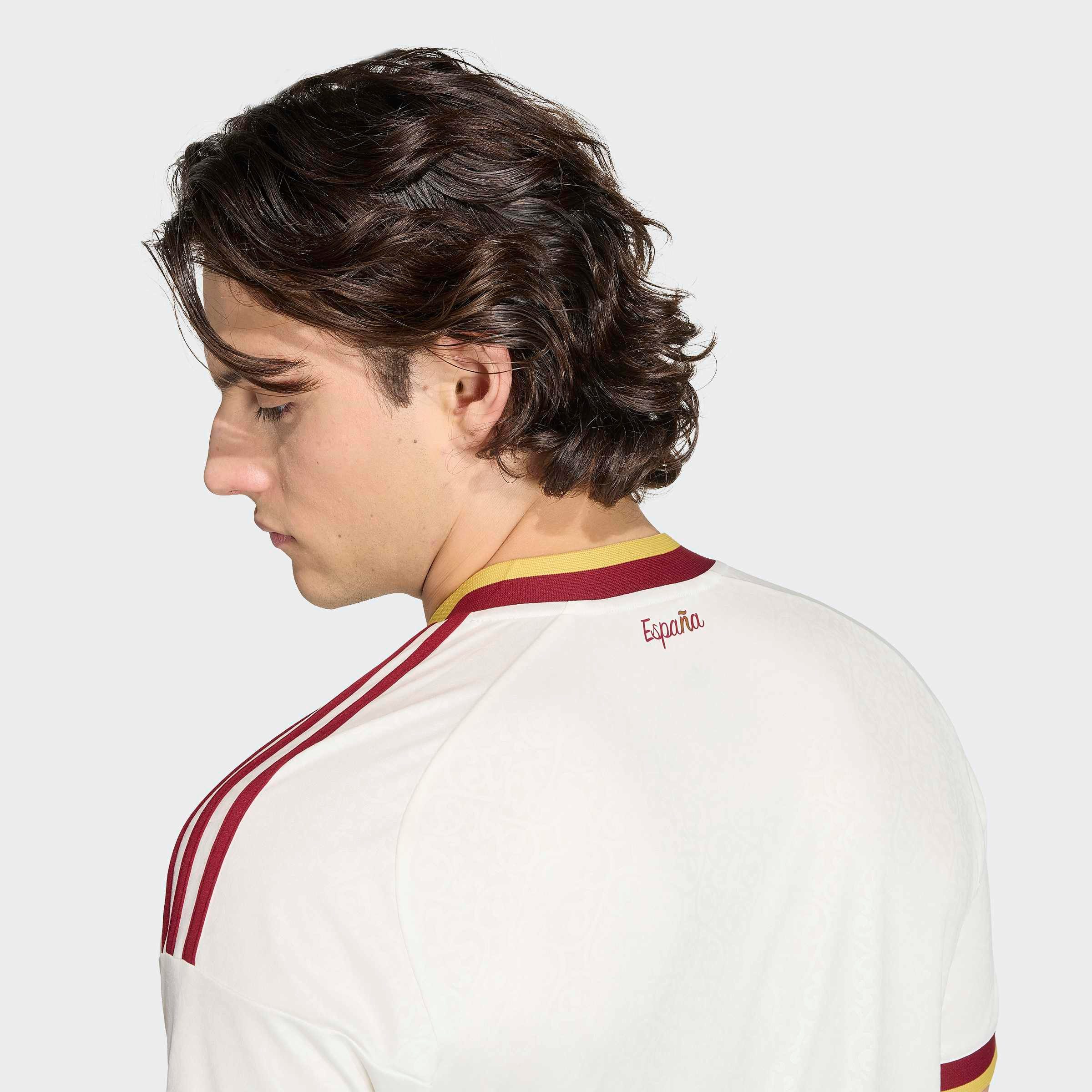 adidas Performance Fußballtrikot SPANIEN 26 AUSWÄRTSTRIKOT mit schmalem Schnitt, mit Climacool Technologie