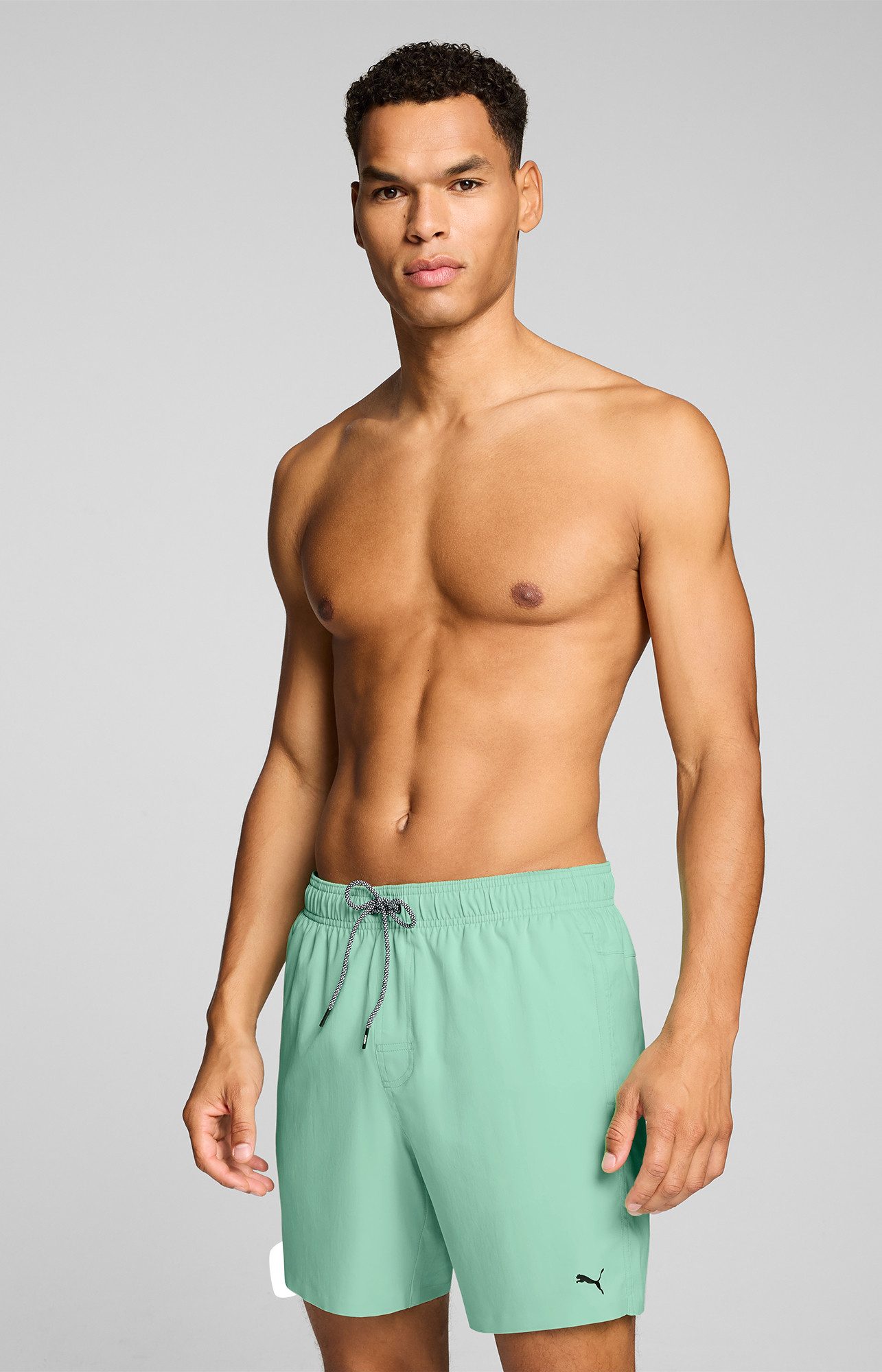 PUMA Badeshorts PUMA SWIM MEN MID SHORTS 1P High-Tech Reißverschluss an der Gesäßtasche, Seitentaschen