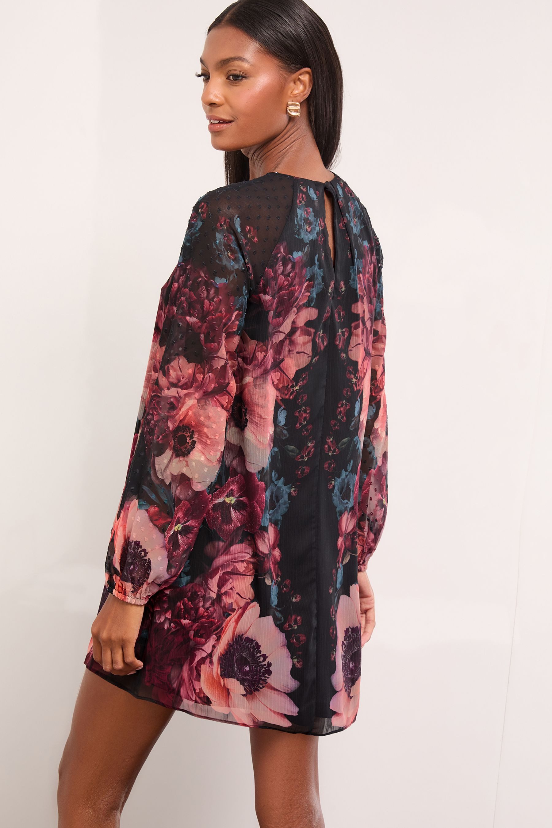 LIPSY Minikleid Lipsy Mini-Etuikleid mit Blousonärmeln (1-tlg)