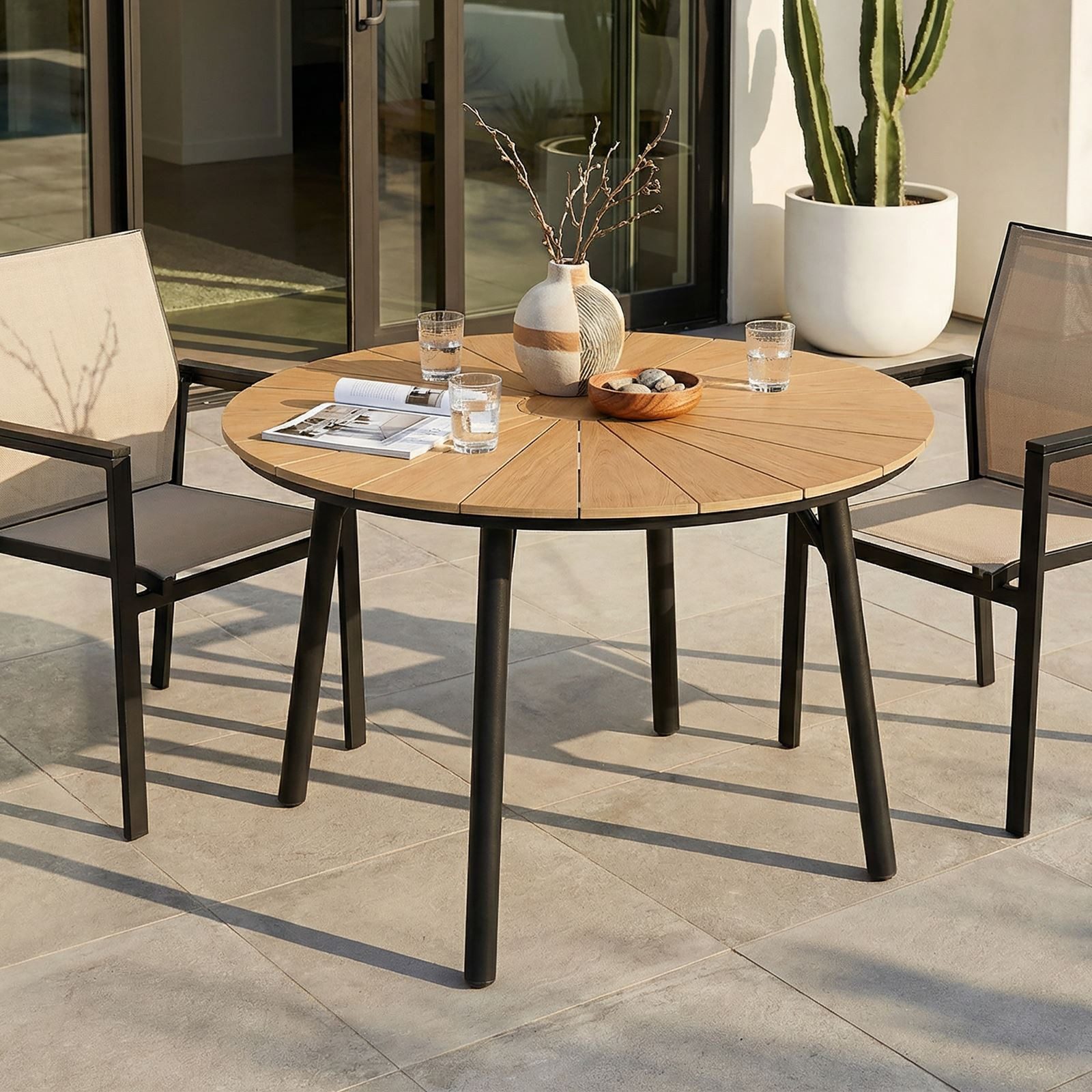 IDIMEX Gartentisch AGAPE, Balkontisch rund 120 cm mit WPC-Platte & Alugestell schwarz/natur