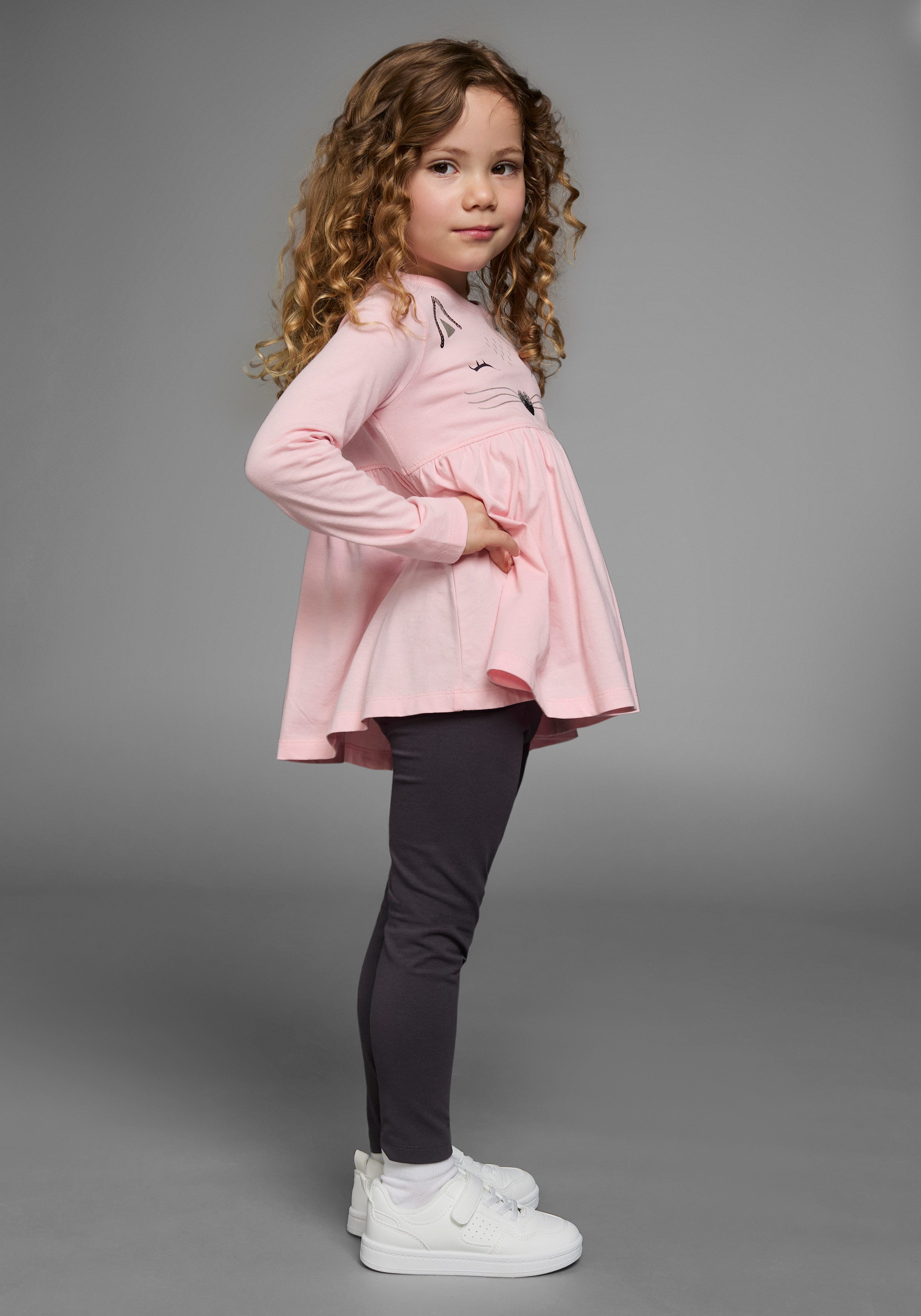 KIDSWORLD Langarmshirt & Leggings 2tlg. Set Shirt + Leggings mit schöner Paillettenapplikation (Set, 2-tlg., 2) Süßes Outfit für kleine Mädchen – Bild 3 von 5