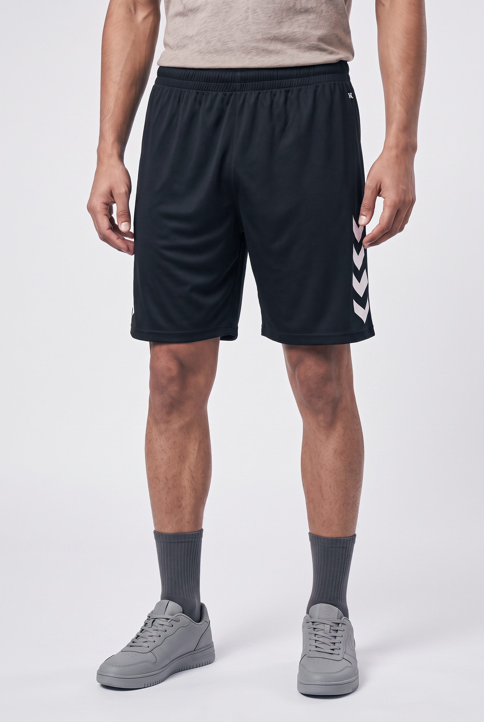 hummel Trainingsshorts HMLCORE XK POLY SHORTS mit elastischem Bund, aus Polyester, auch in großen Größen