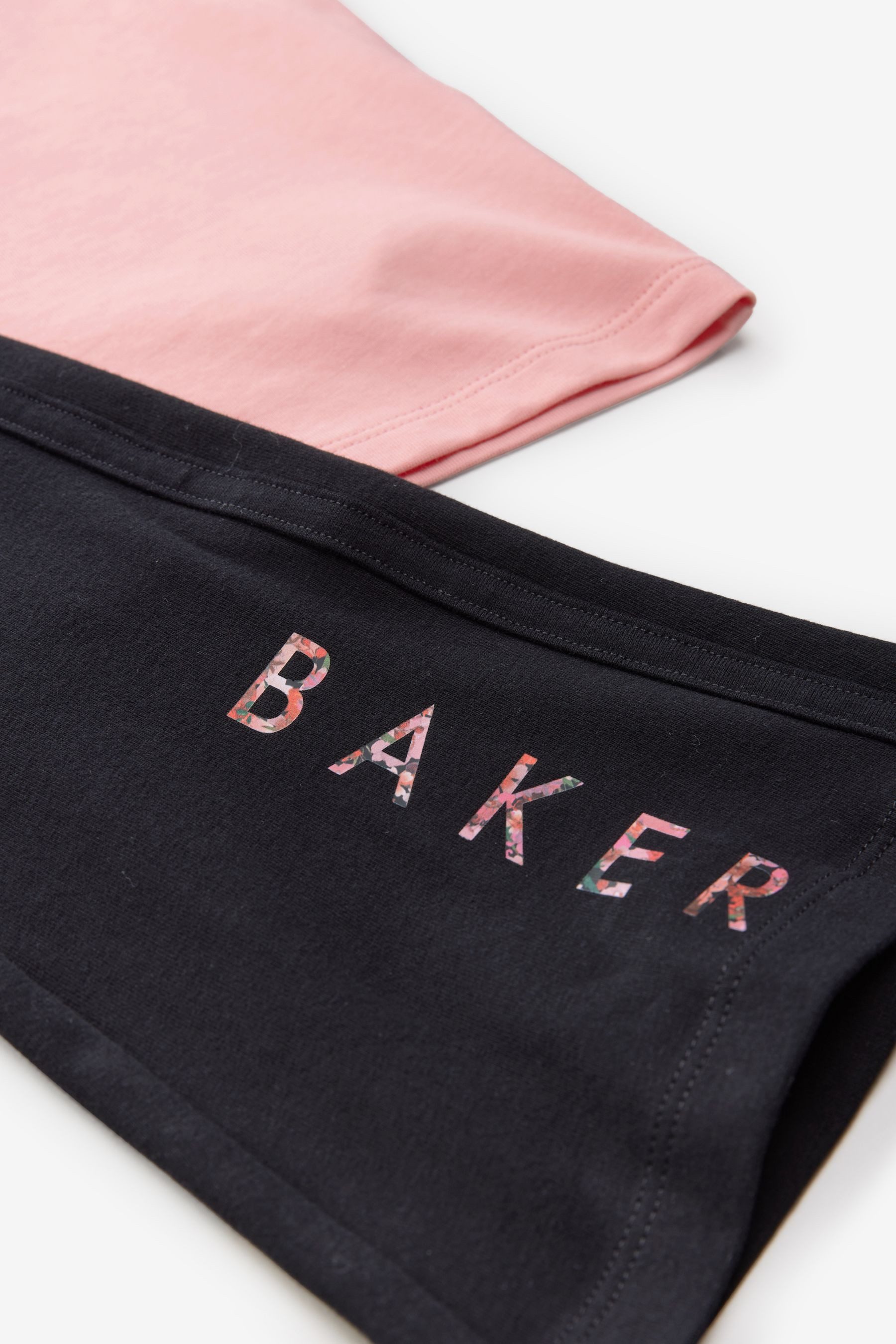Baker by Ted Baker Shirt & Leggings Baker by Ted Baker T-Shirt mit Logo und Schlaghose (2-tlg)