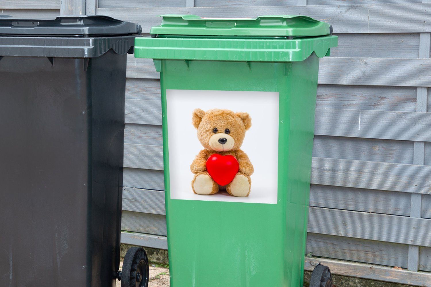 zum Mülltonne, (1 Wandsticker St), Abfalbehälter MuchoWow Sticker, Container, Ein Valentinstag Mülleimer-aufkleber, Teddybär