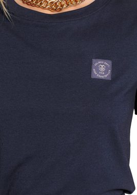 DELMAO T-Shirt mit kleinem dekorativen Label auf der Brust