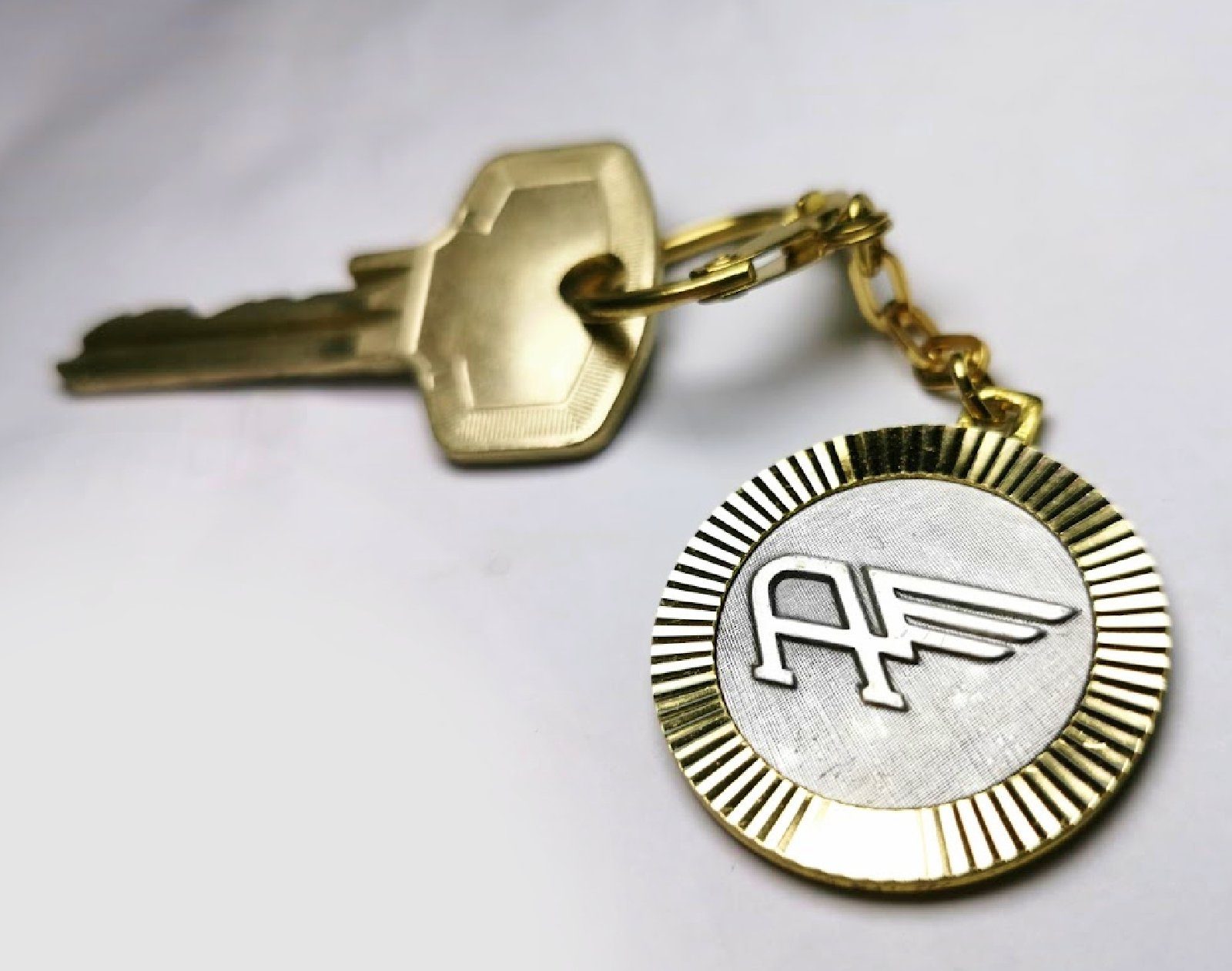 Autocomfort Schlüsselsammler HR Co. AUSTIN aus Anhänger MOTOR 1954 Schlüsselanhänger Metall Diamantschliff
