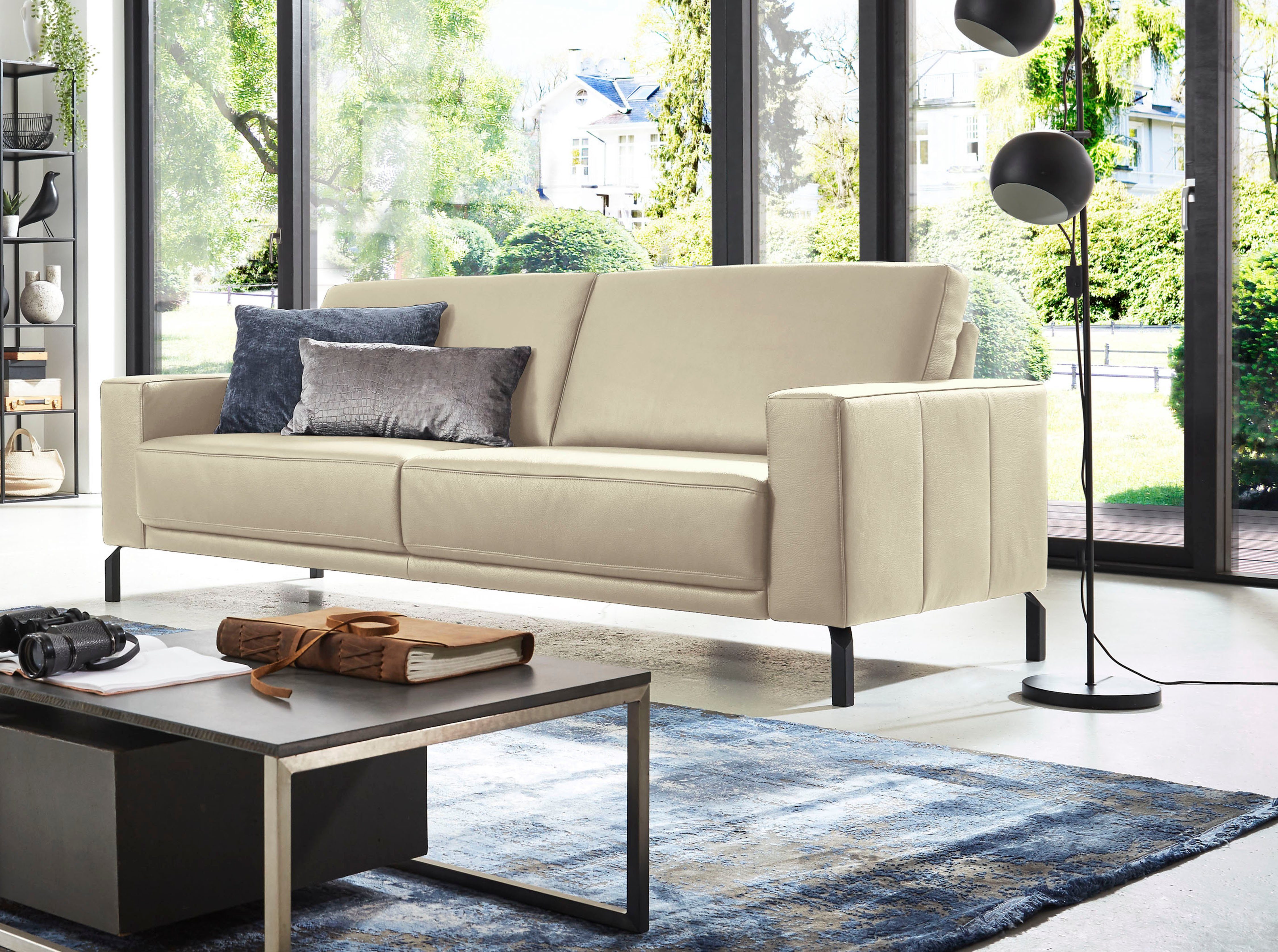 Home affaire 2,5-Sitzer Apiro, auch mit motorischem Sitzvorzug, in 3 Breiten, Dickleder, Federkern