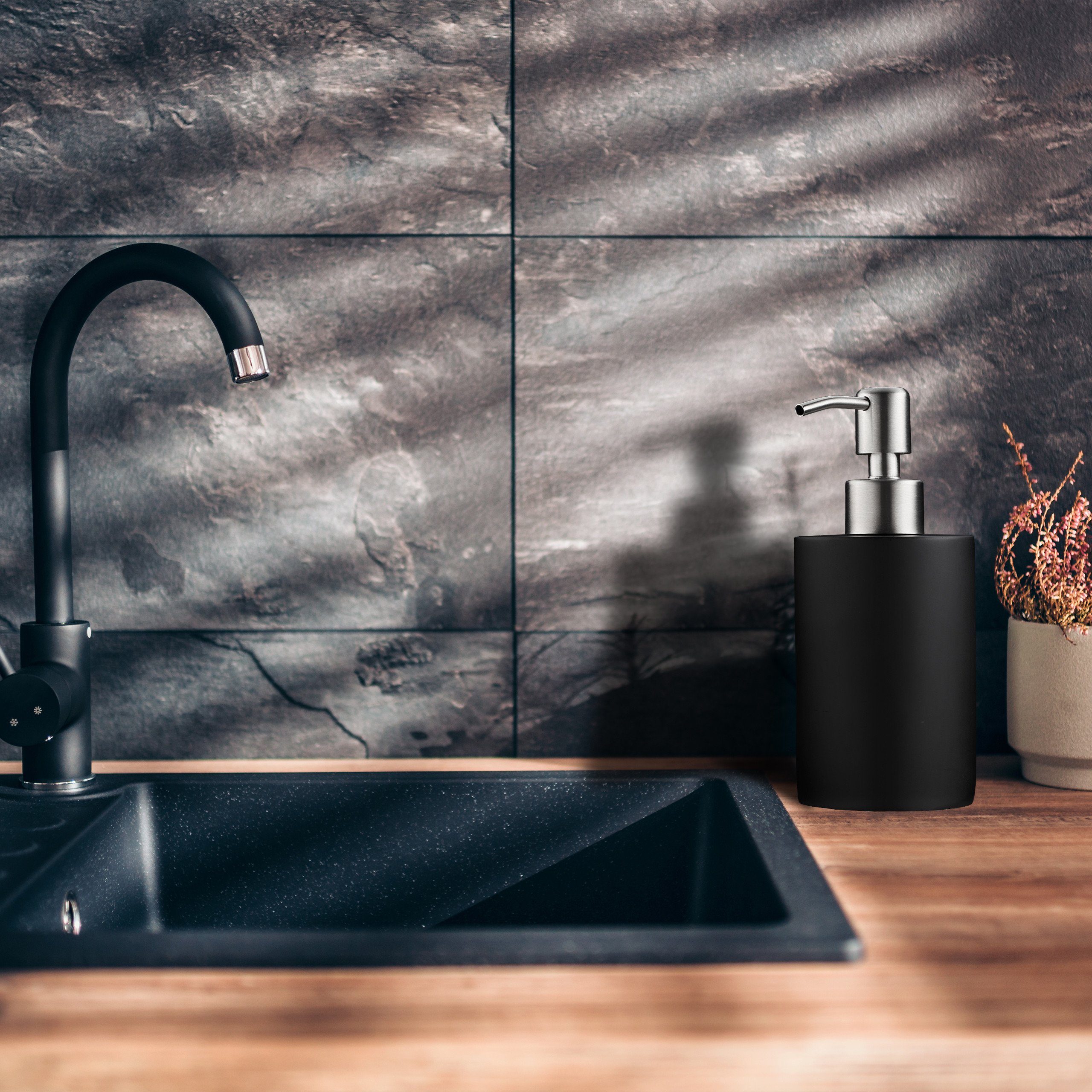 relaxdays Seifenspender Runder Seifenspender Kunststein, schwarz günstig online kaufen