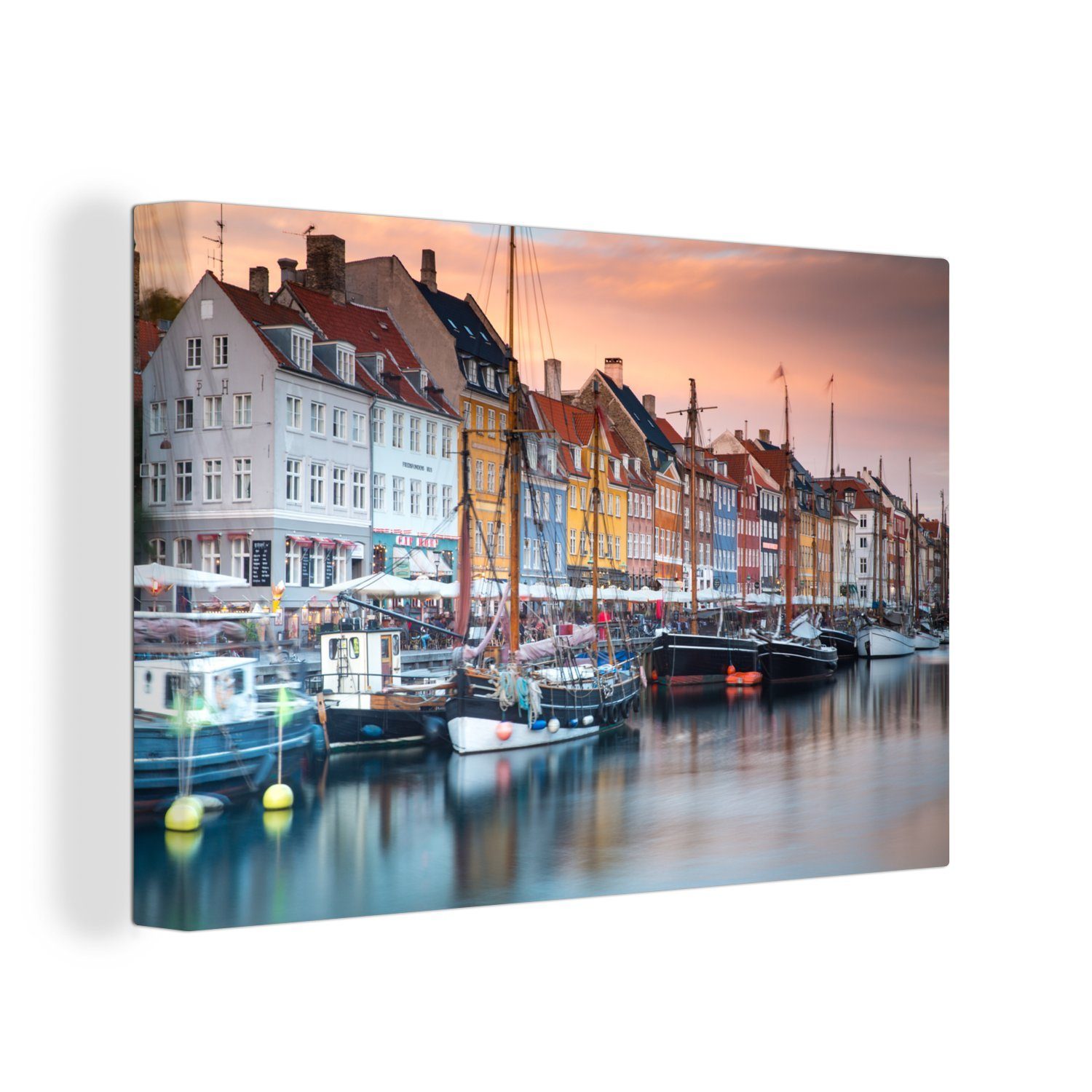 OneMillionCanvasses® Leinwandbild Die Häuser in Nyhavn unter einem farbigen Himmel, (1 St), Wandbild Leinwandbilder, Aufhängefertig, Wanddeko, 30x20 cm