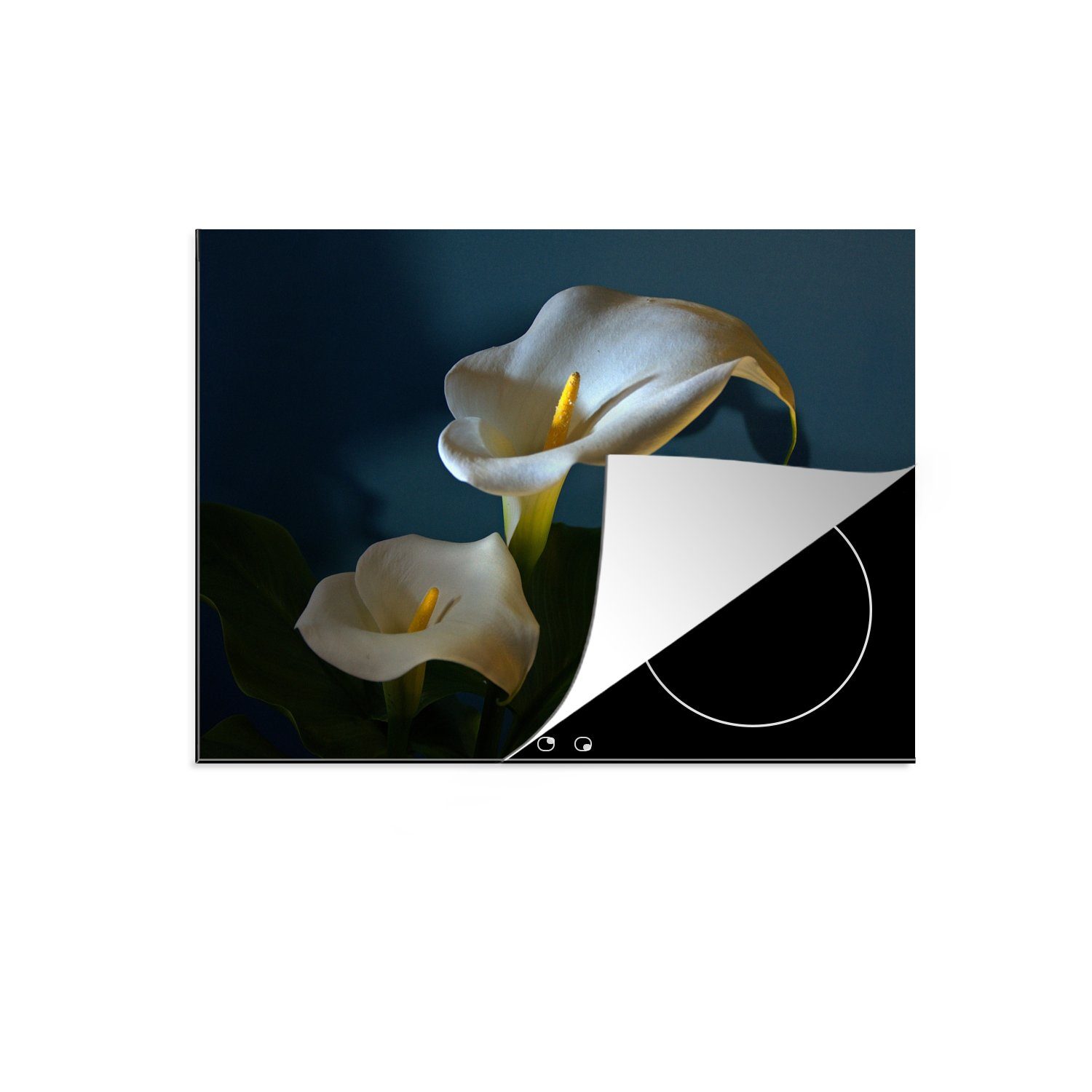 MuchoWow Herdblende-/Abdeckplatte Spiegelung einer weißen Calla-Blume, Vinyl, (1 tlg), 70x52 cm, Mobile Arbeitsfläche nutzbar, Ceranfeldabdeckung