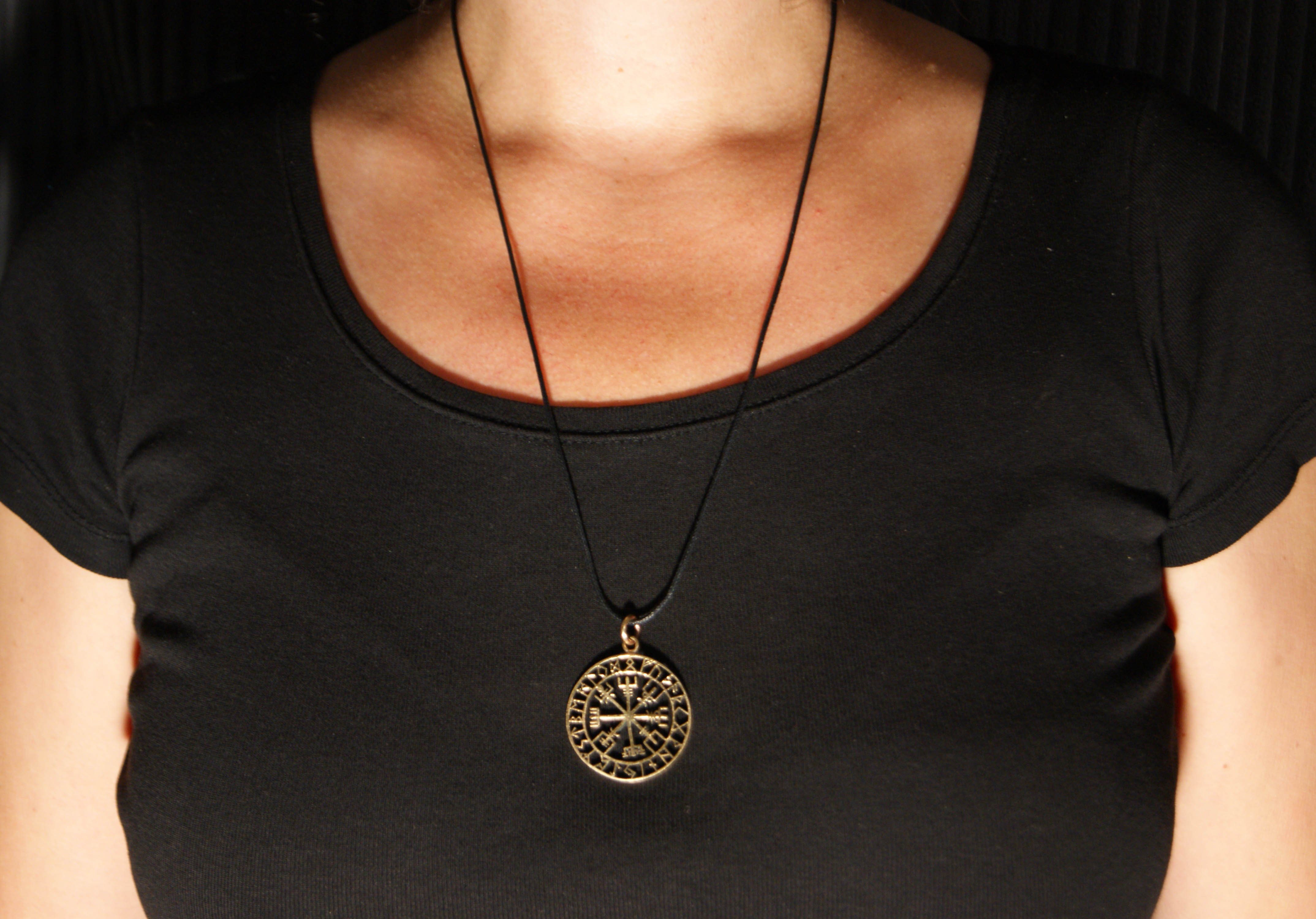 Kiss of Leather Kettenanhänger Wikingerkompass Bronze Band Wikinger Kompass Vegvisir Runen Weg Nr 122