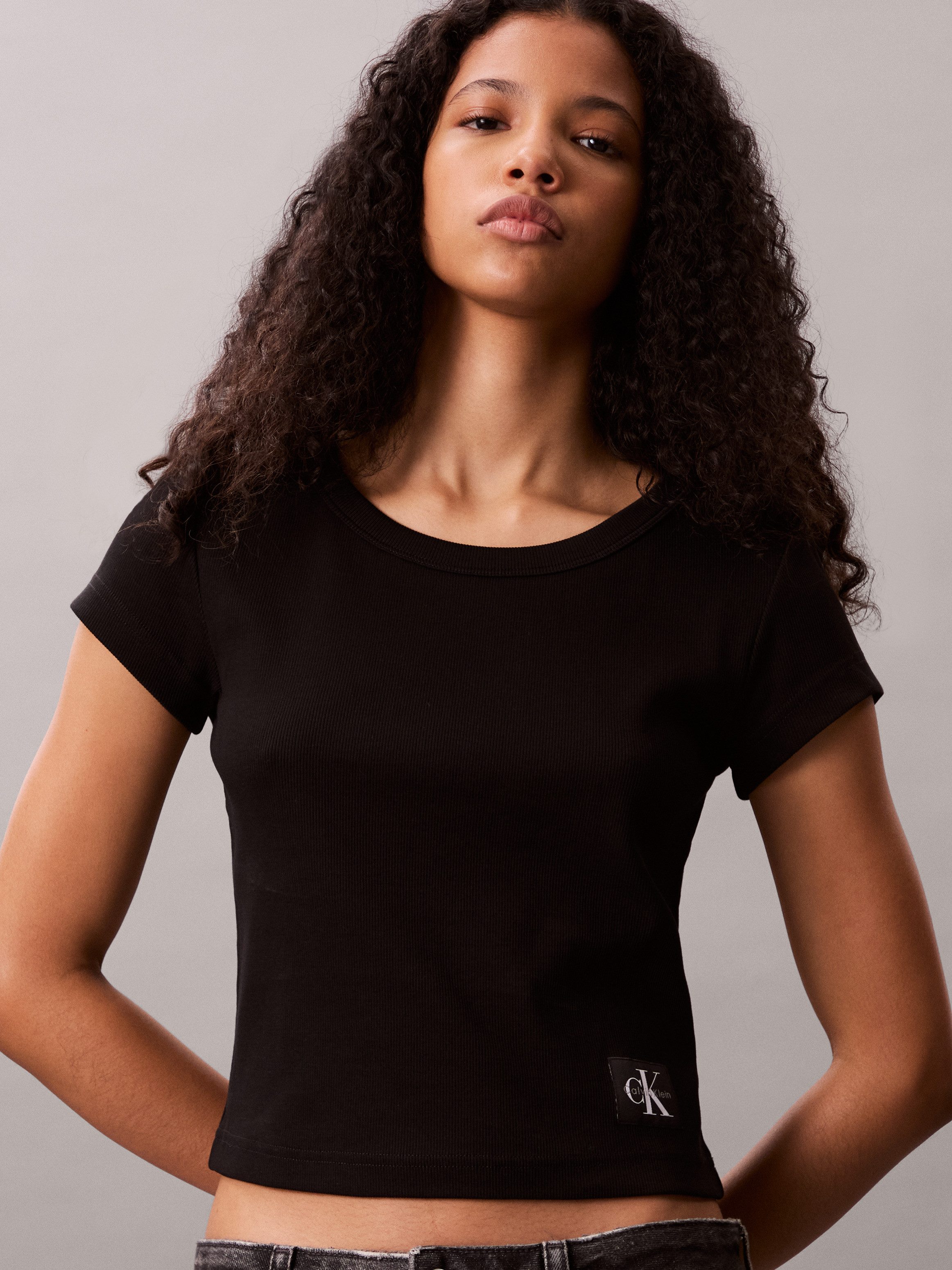 Calvin Klein Jeans T-Shirt WOVEN LABEL BABY RIB Regular fit mit Rundhalsausschnitt