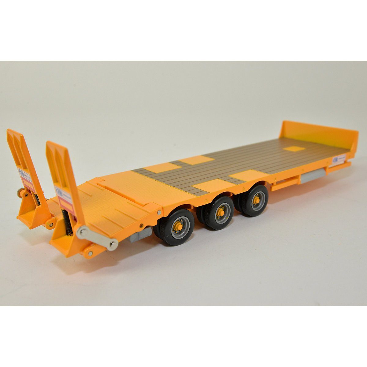 Tomy® Spielzeug-Auto »Kane Low Loader Anhänger gelb« online kaufen | OTTO