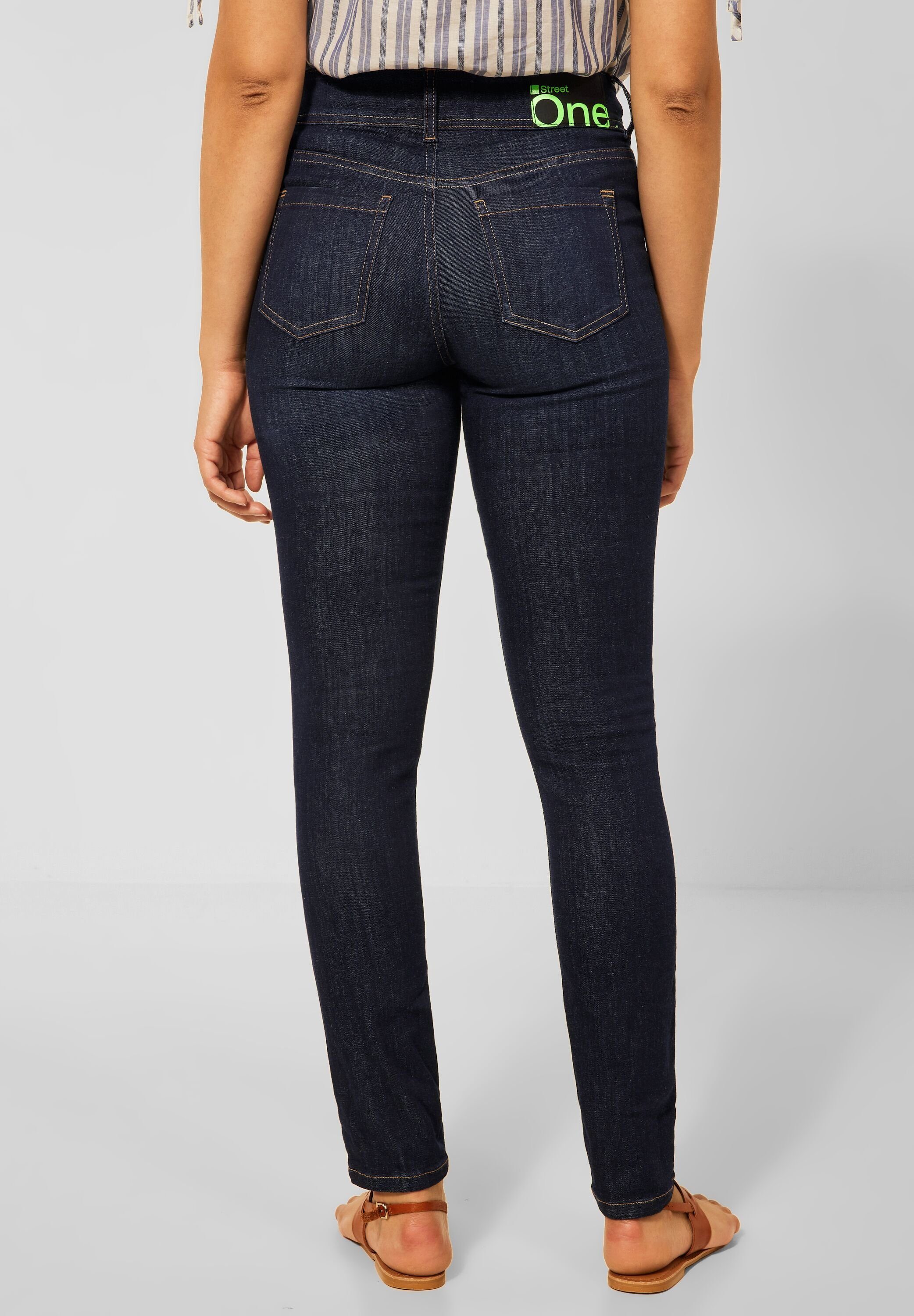 STREET ONE Slim-fit-Jeans 4-Pocket Fit Damenjeans Style, Slim