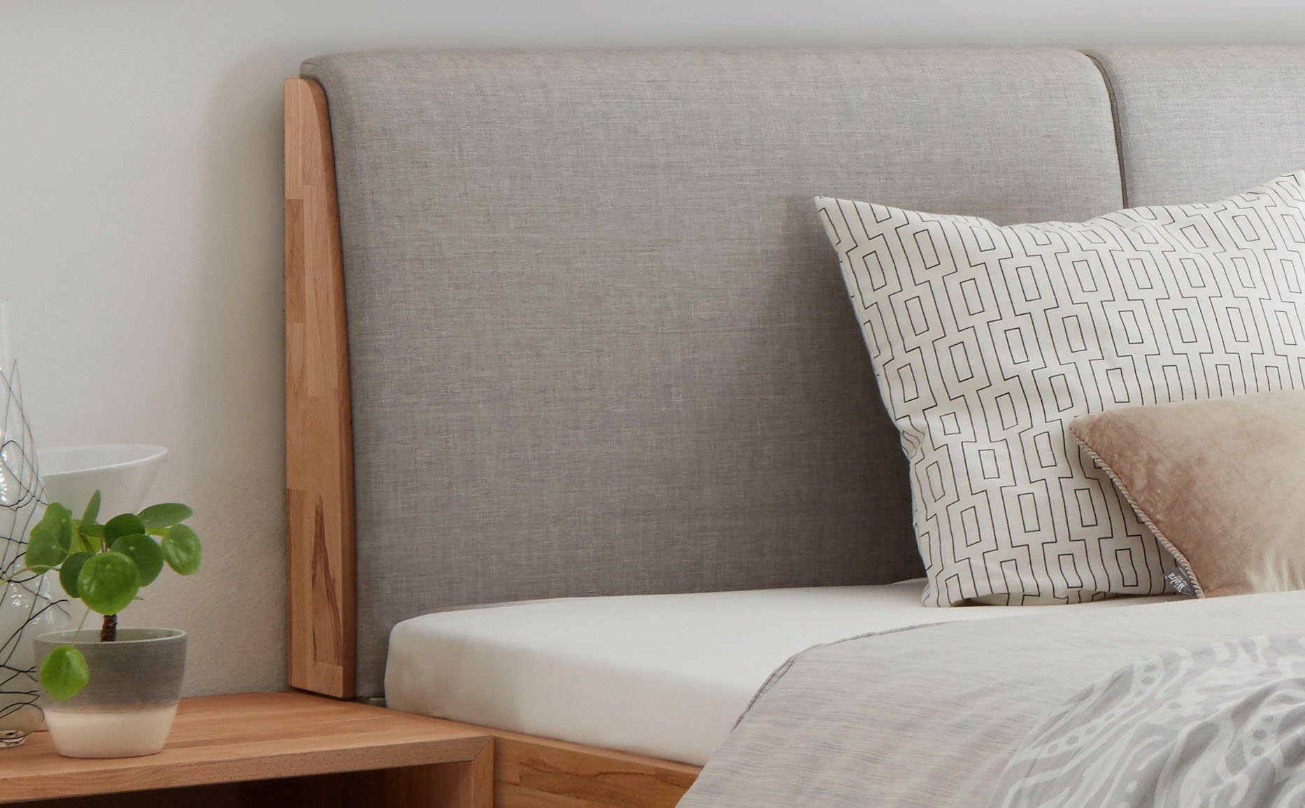 HASENA Massivholzbett Simone, Kernbuche, Polsterkopfteil, zwei verschiedene Liegehöhen erhältlich