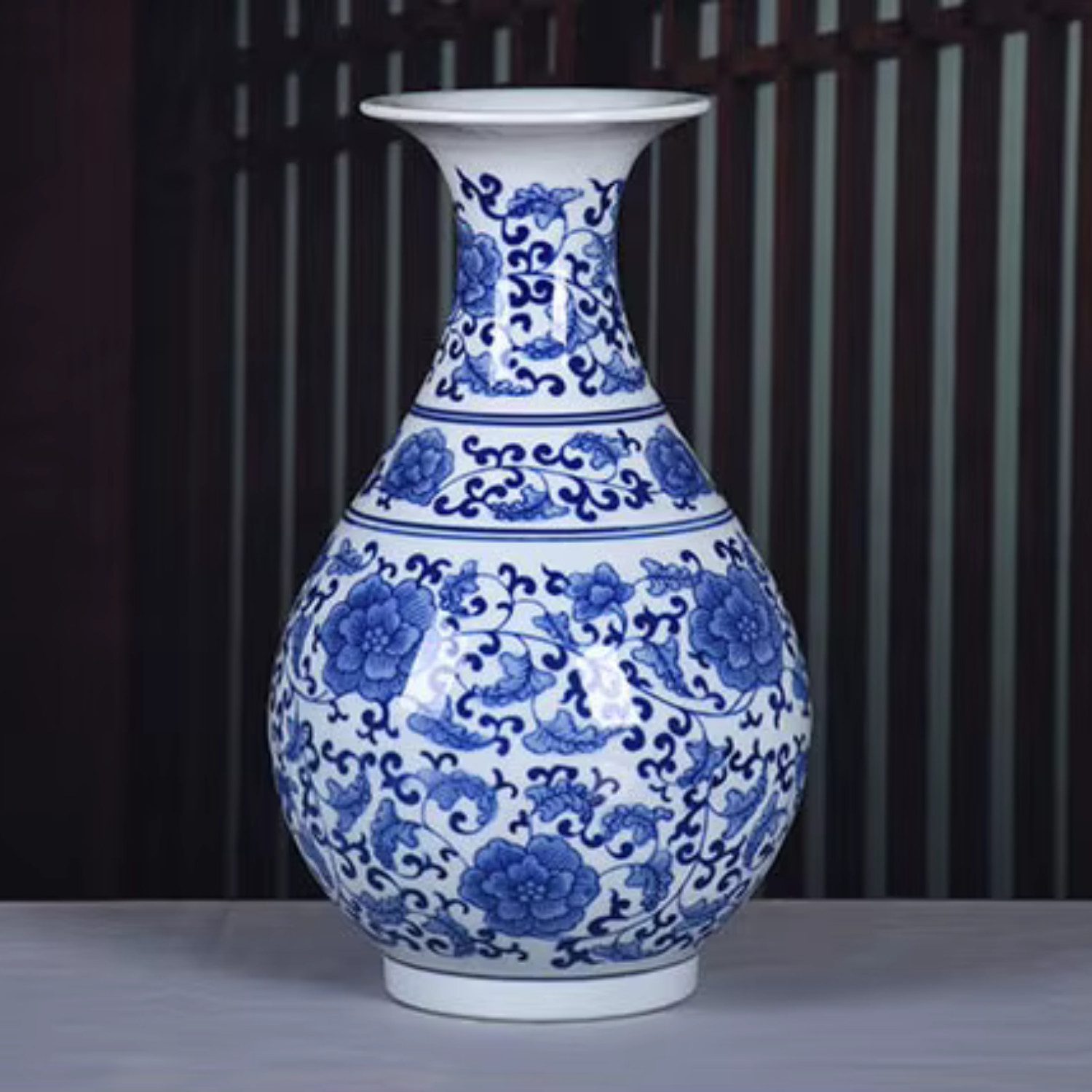 Quality Elegance Dekovase Luxuriöse Vintage-Keramikvase – Handbemaltes Blau-Weißes Porzellan, Feines Porzellan