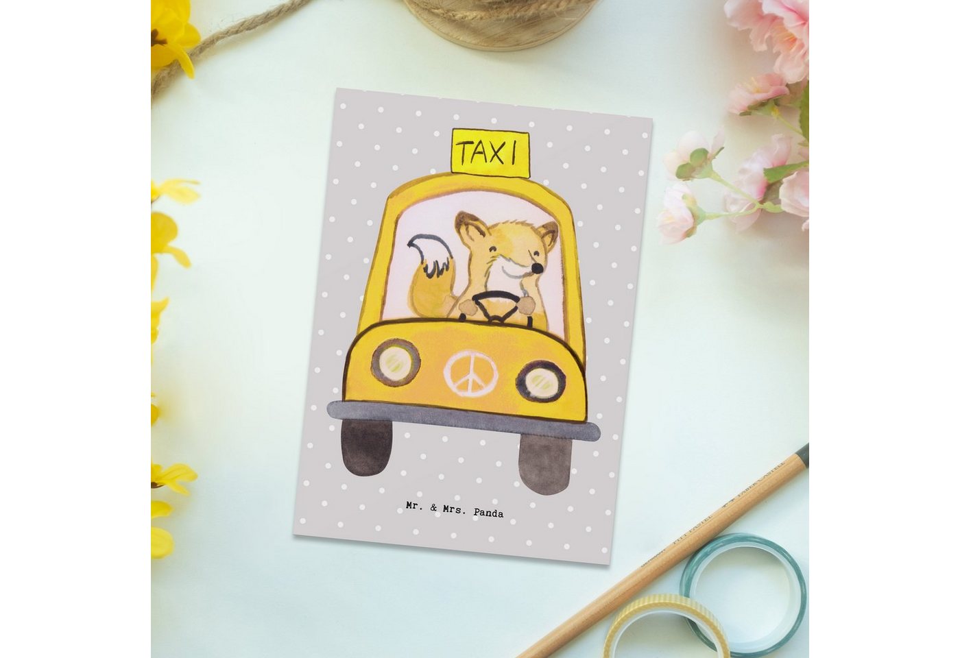 Thumbnail - Mr. & Mrs. Panda Postkarte Taxifahrer Herz - Grau Pastell - Geschenk, Kollege, Einladungskarte, Charmante Designs