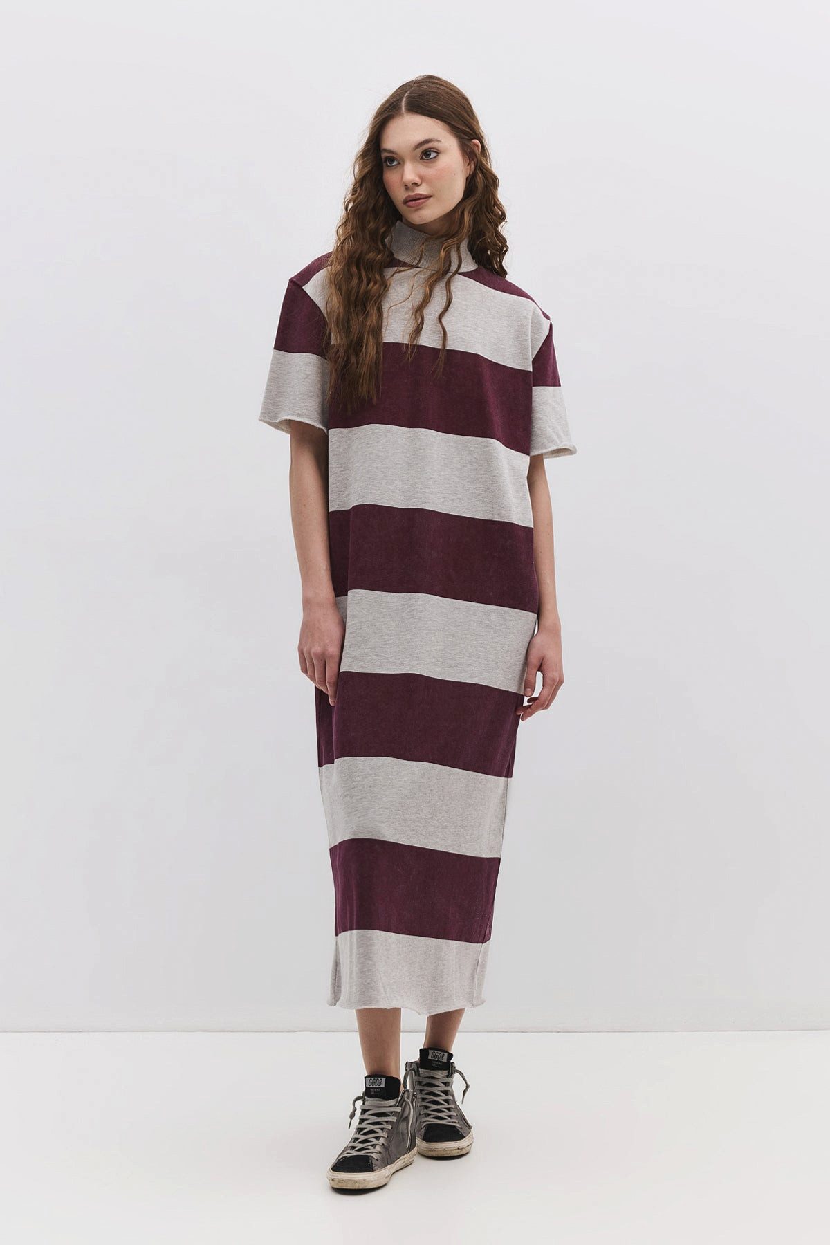 No Matter What Minikleid Gestreiftes Midikleid mit geschlossenem Halsausschnitt und Schlitz