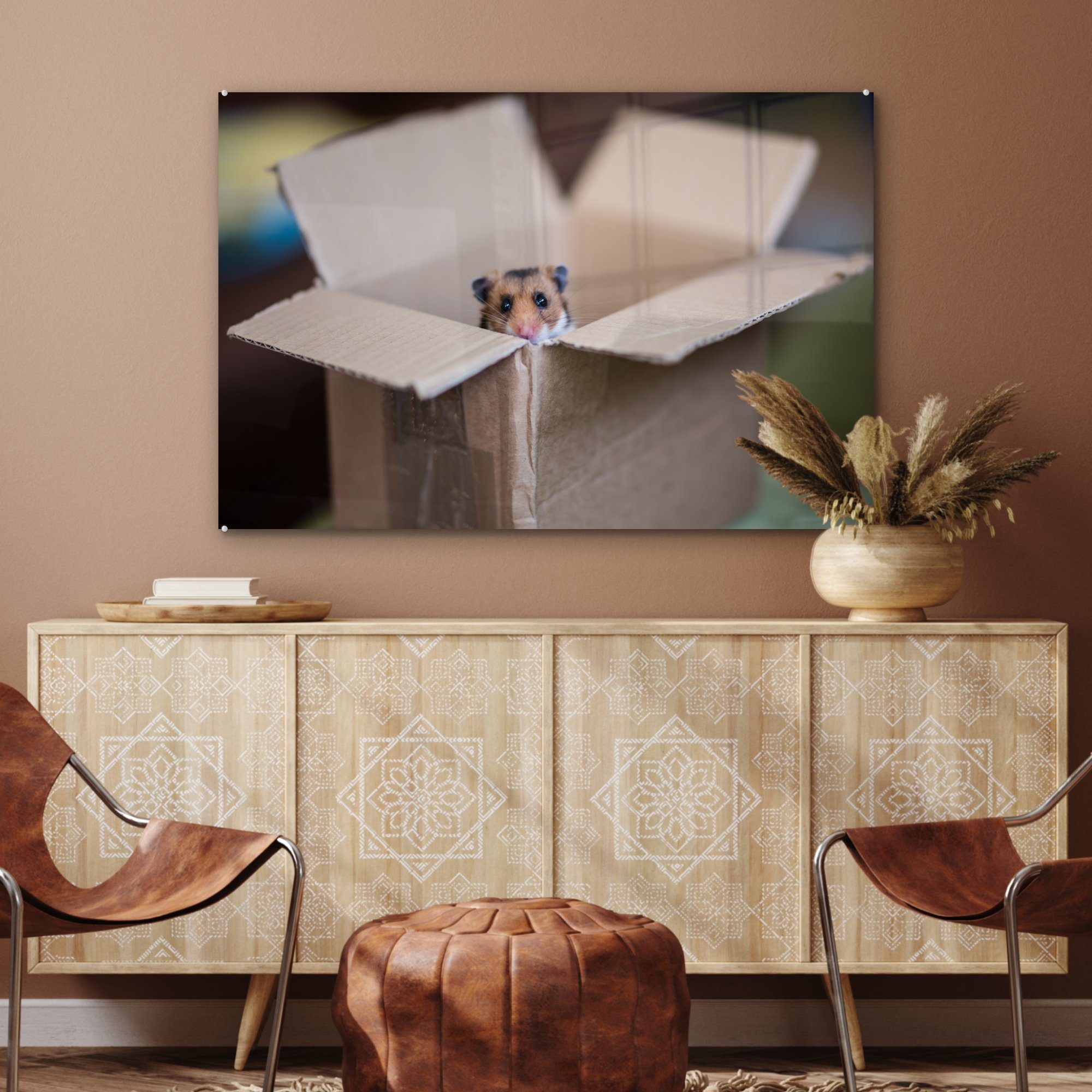 MuchoWow Acrylglasbild Hamster entsteigt Wohnzimmer & Schlafzimmer Pappschachtel, (1 St), Acrylglasbilder einer