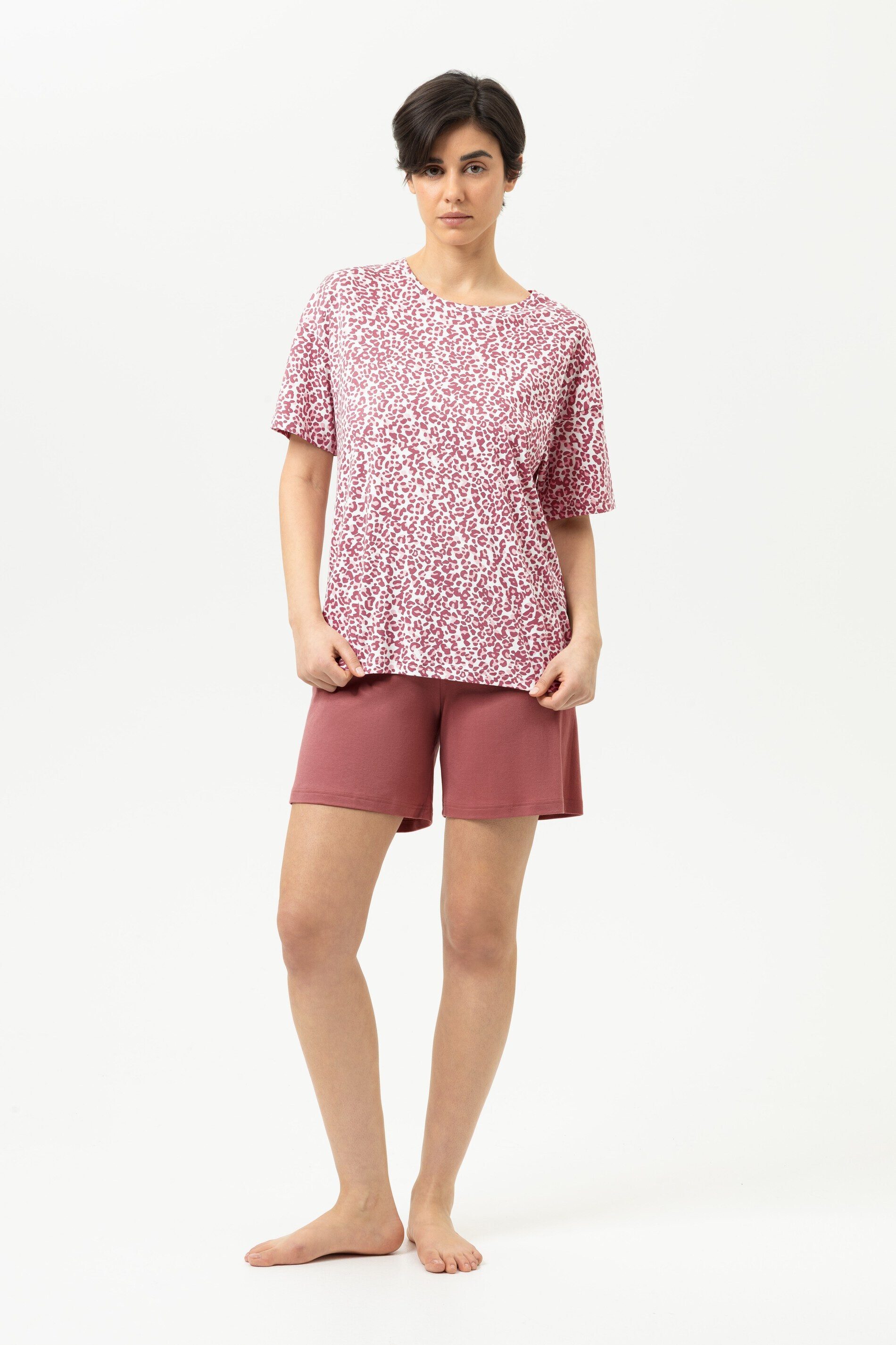 Mey Schlafanzug Mey Anzug kurz Serie Sleepy Leo mit Print Pyjama (2 tlg) Reine Baumwolle, Jersey-Qualität, purer Komfort