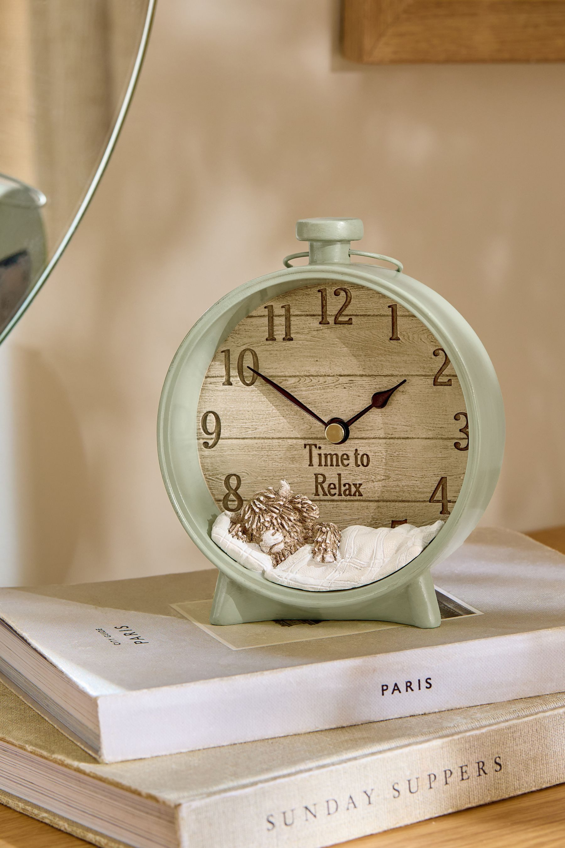 Next Tischuhr Kaminuhr, entspanntes Hochlandrind Hamish